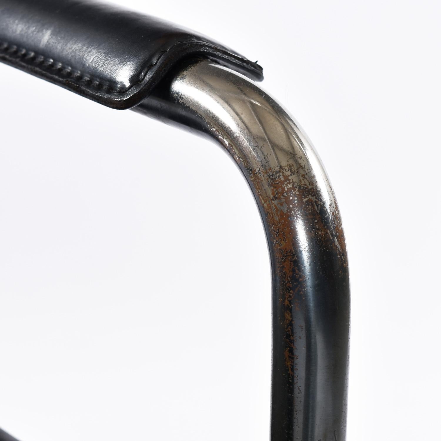 Matteo Grassi Cantilever MG5 Chaises en cuir noir par Centro Studi en vente 3
