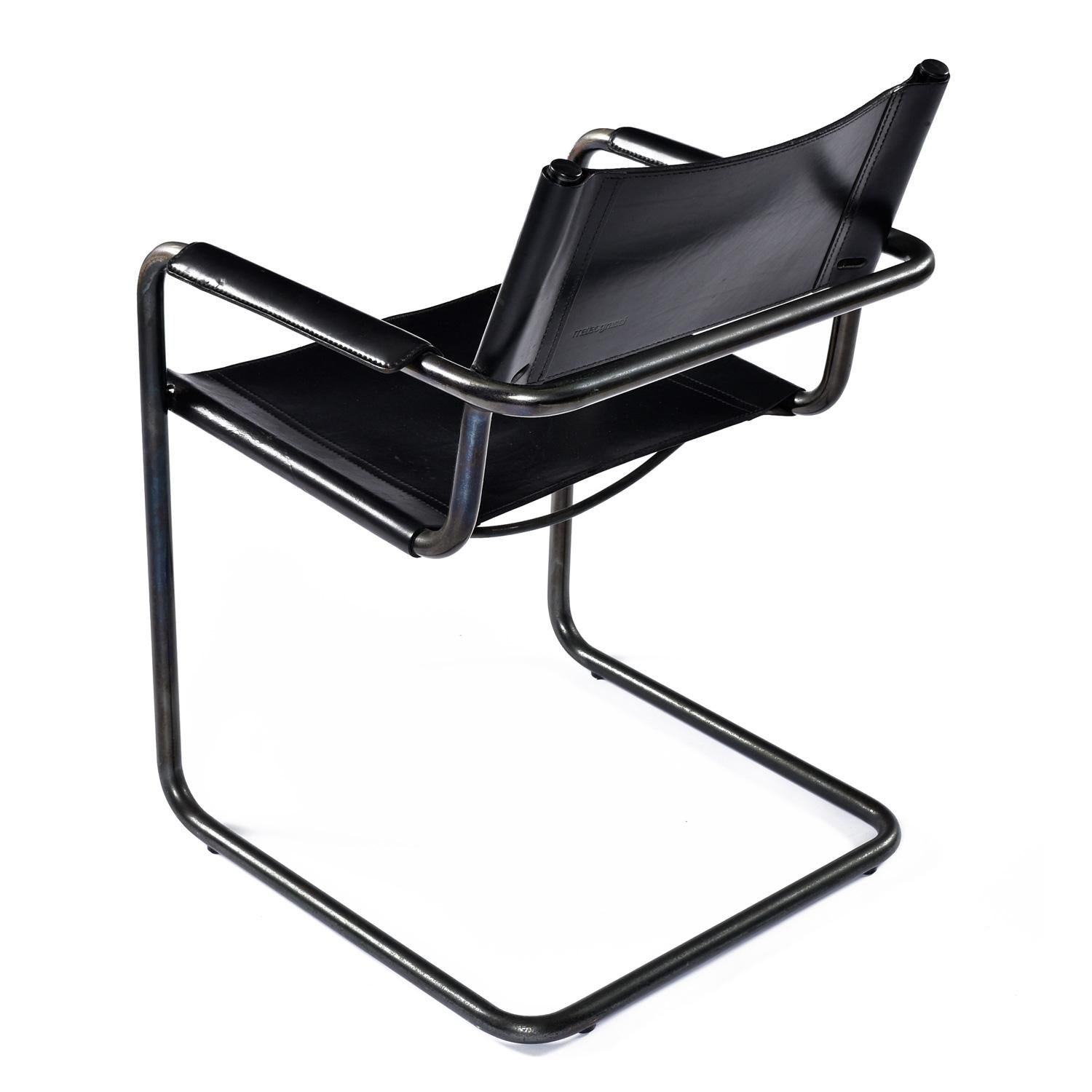 Mid-Century Modern Matteo Grassi Cantilever MG5 Black Leather Chairs by Centro Studi For Sale