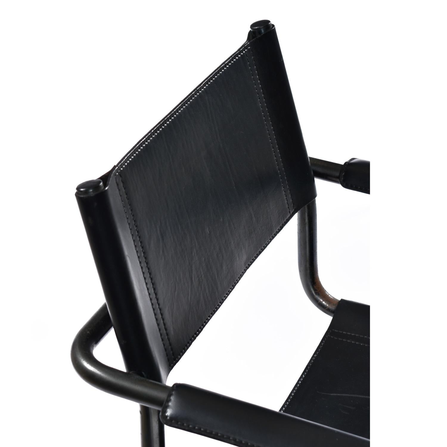 Chrome Matteo Grassi Cantilever MG5 Chaises en cuir noir par Centro Studi en vente