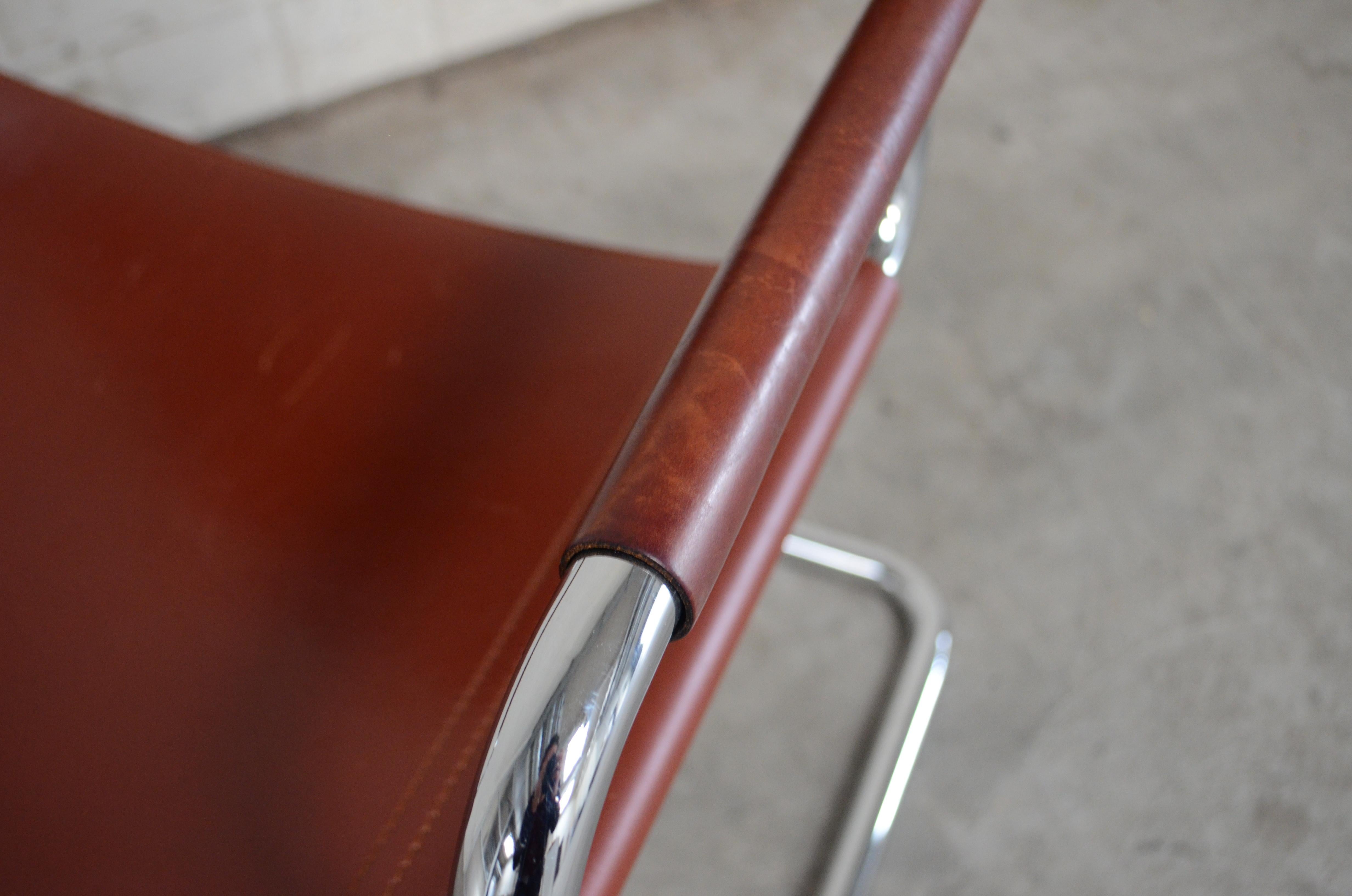 Matteo Grassi Cantilever MG5 leather Chair by Centro Studi Oxred Leather In Good Condition In Munich, Bavaria