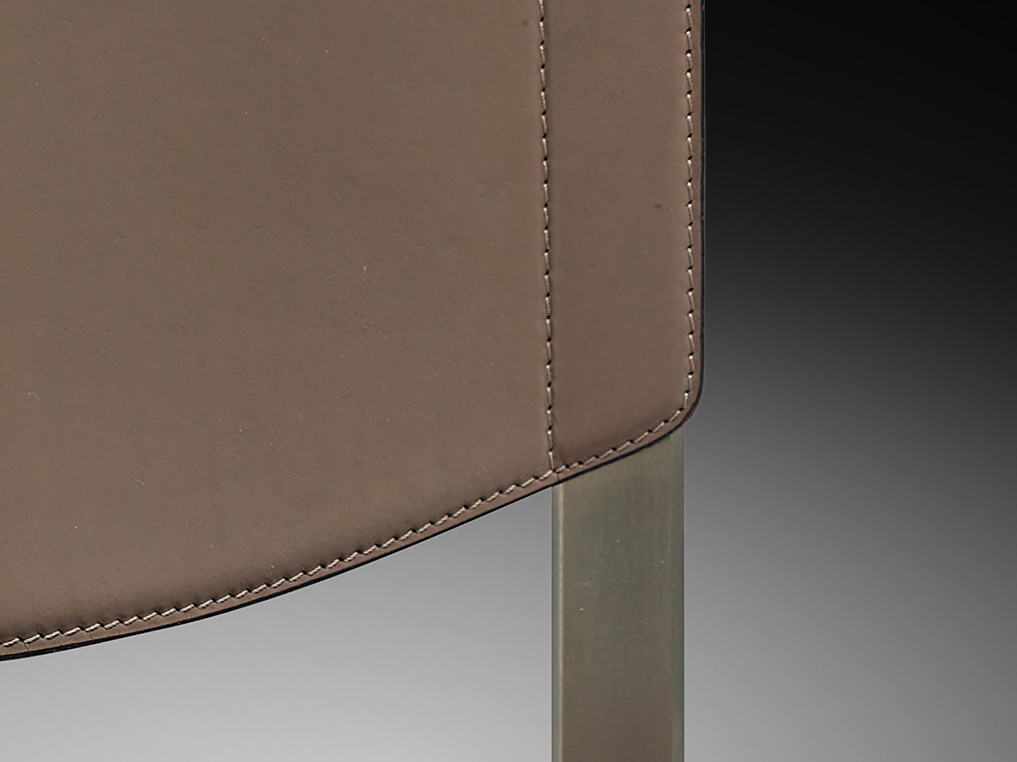 Postmoderno Sedie da pranzo Matteo Grassi in pelle e acciaio in vendita