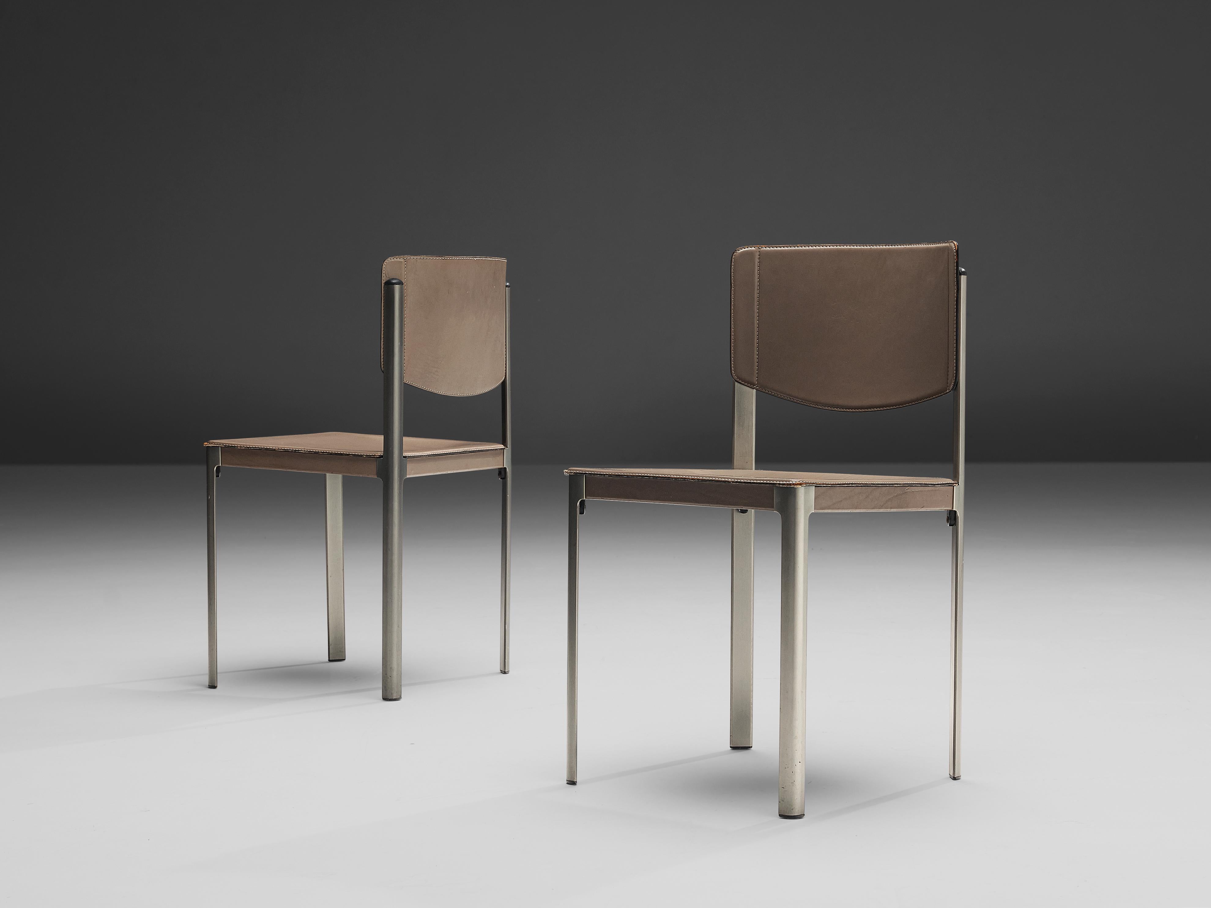Matteo Grassi: Sechs Esszimmerstühle aus Leder und Stahl (Ende des 20. Jahrhunderts) im Angebot