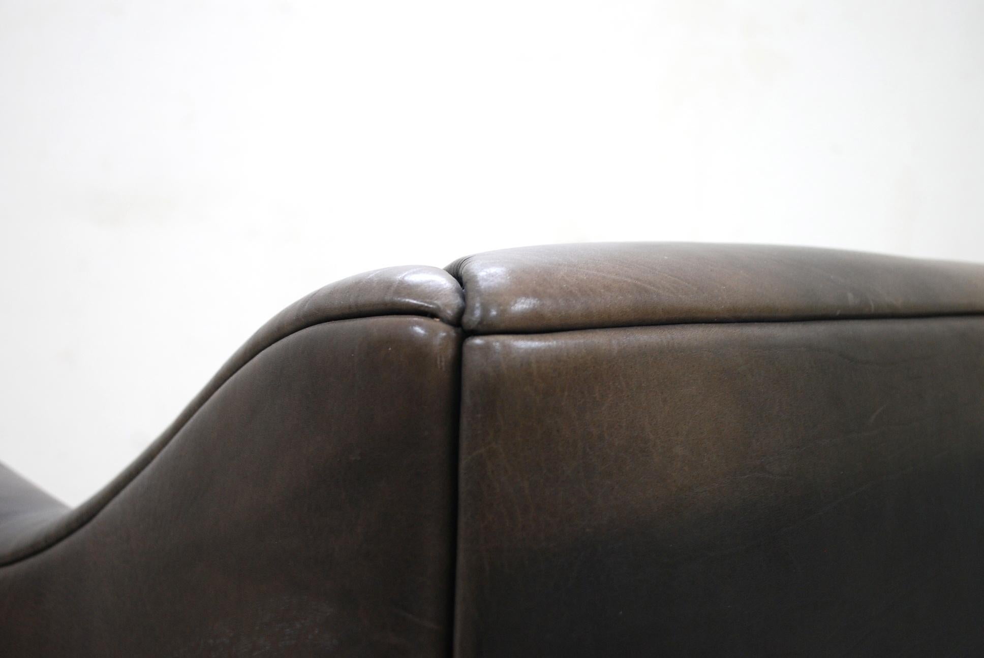 Matteo Grassi Esquire Neck Leather Armchair by Luigi Massoni & Giorgio Cazzaniga For Sale 8
