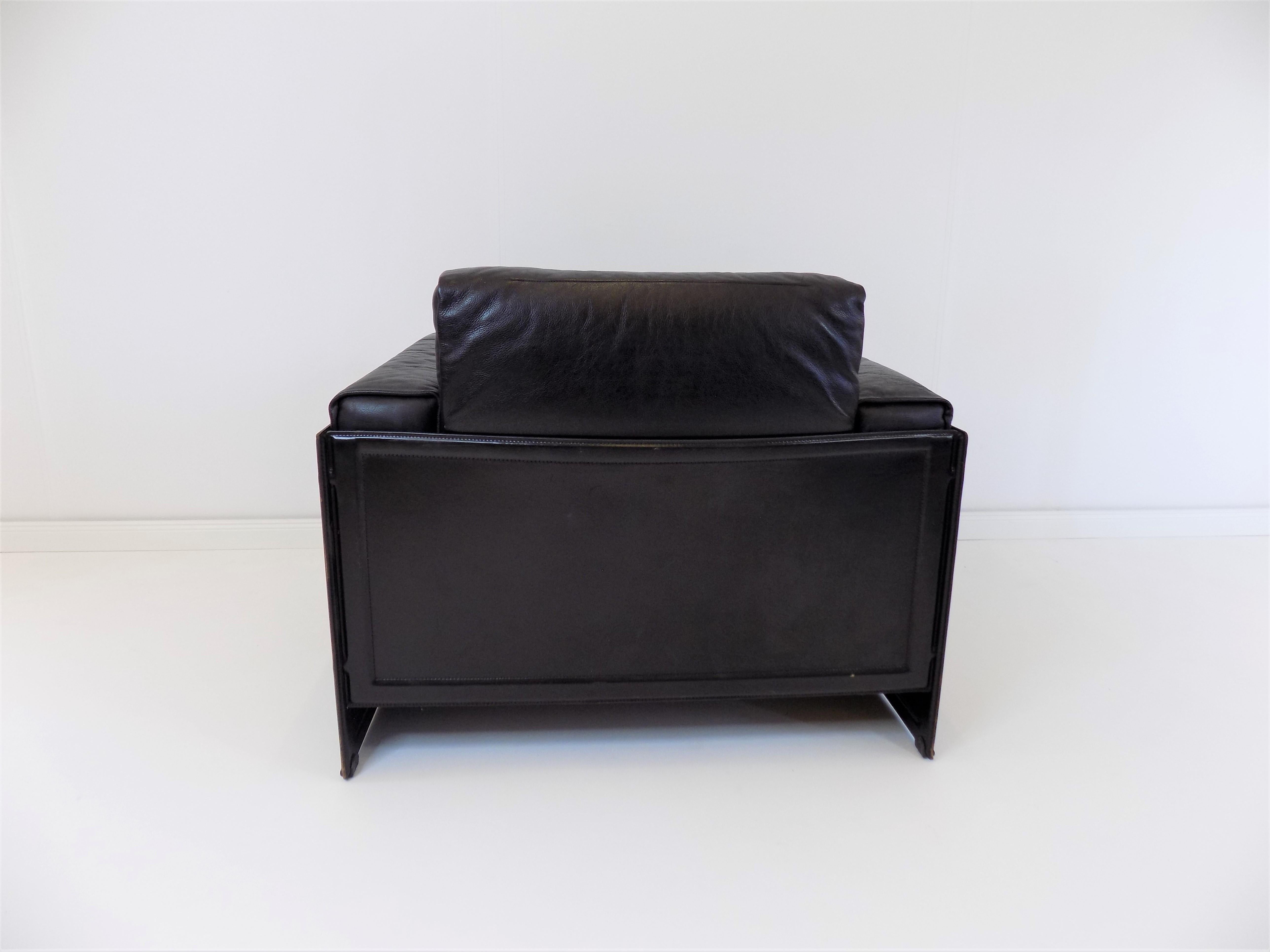 Matteo Grassi Korium KM 3/1 Leather Armchair by Tito Agnoli For Sale 12