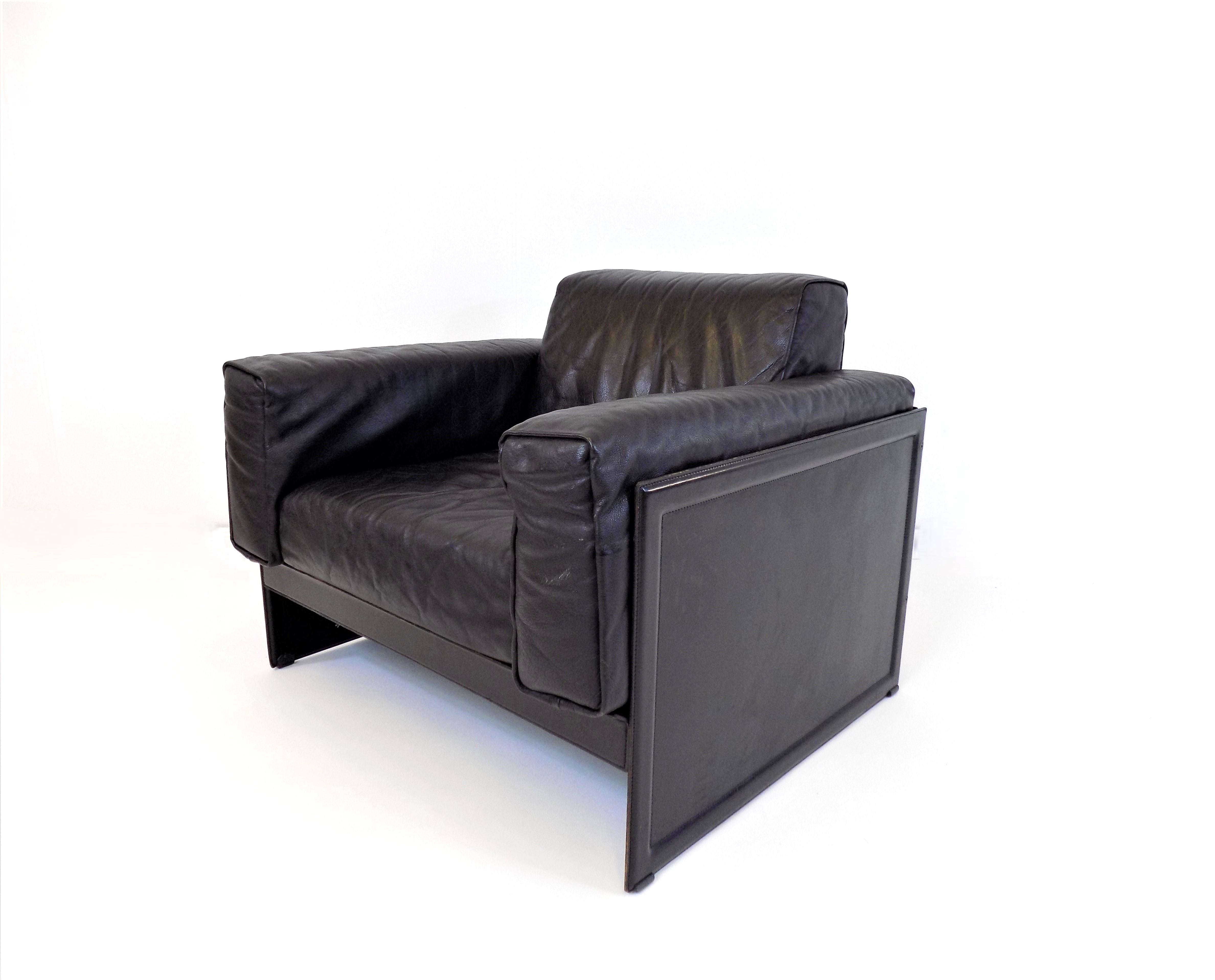 Matteo Grassi Korium KM 3/1 leather lounge chair by Tito Agnoli, 1980 in vendita 1