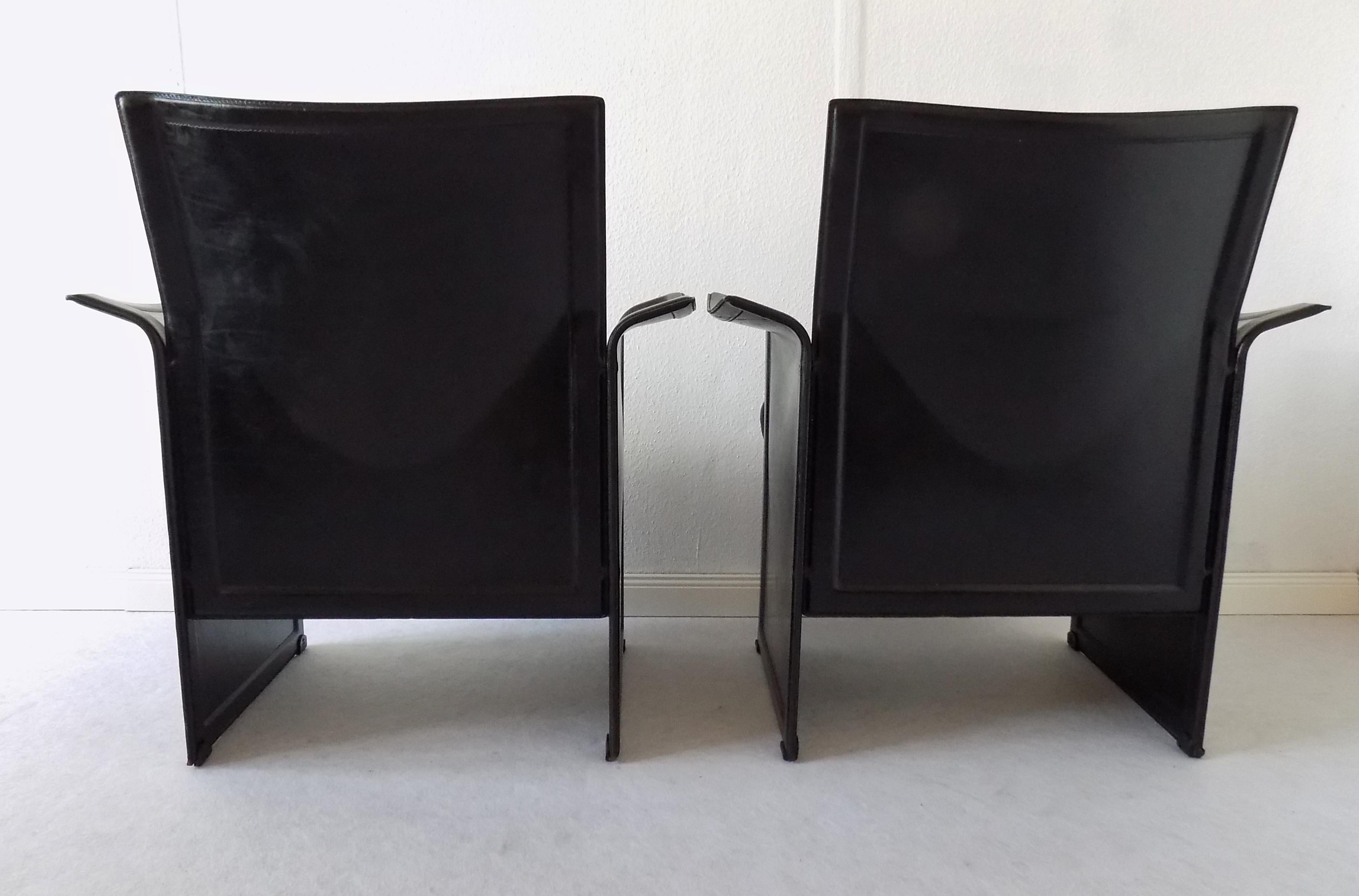 Italian Matteo Grassi Korium Lounge Chairs Pair, by Tito Agnoli, Black Saddle Leather For Sale