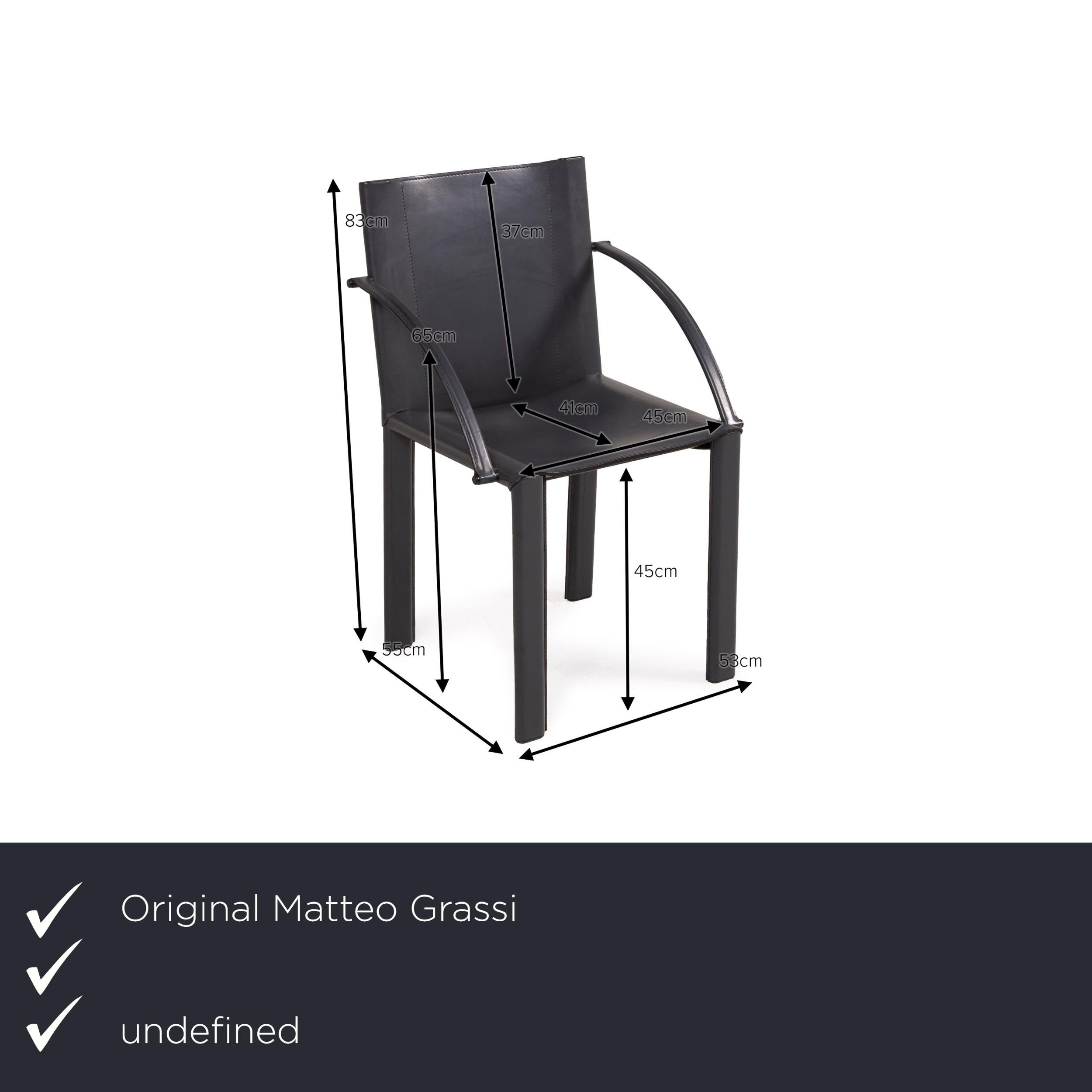 We present to you a Matteo Grassi leather chair set black vintage armchair set.


 Product measurements in centimeters:
 

Depth: 55
Width: 53
Height: 83
Seat height: 45
Rest height: 64
Seat depth: 41
Seat width: 45
Back height: 37.
 