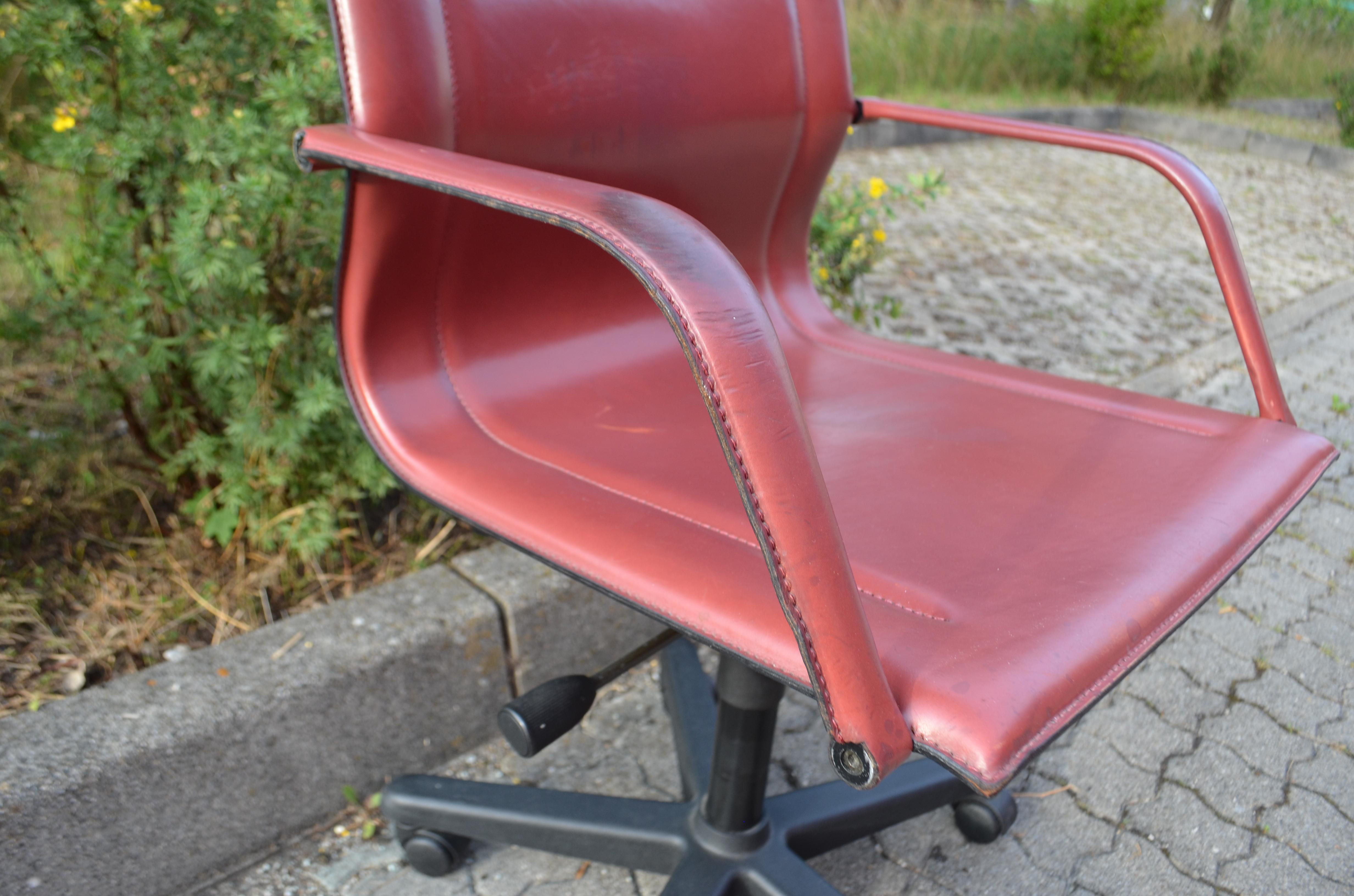 Matteo Grassi MG15 fauteuil de bureau pivotant en cuir de selle 1/2 en vente 1