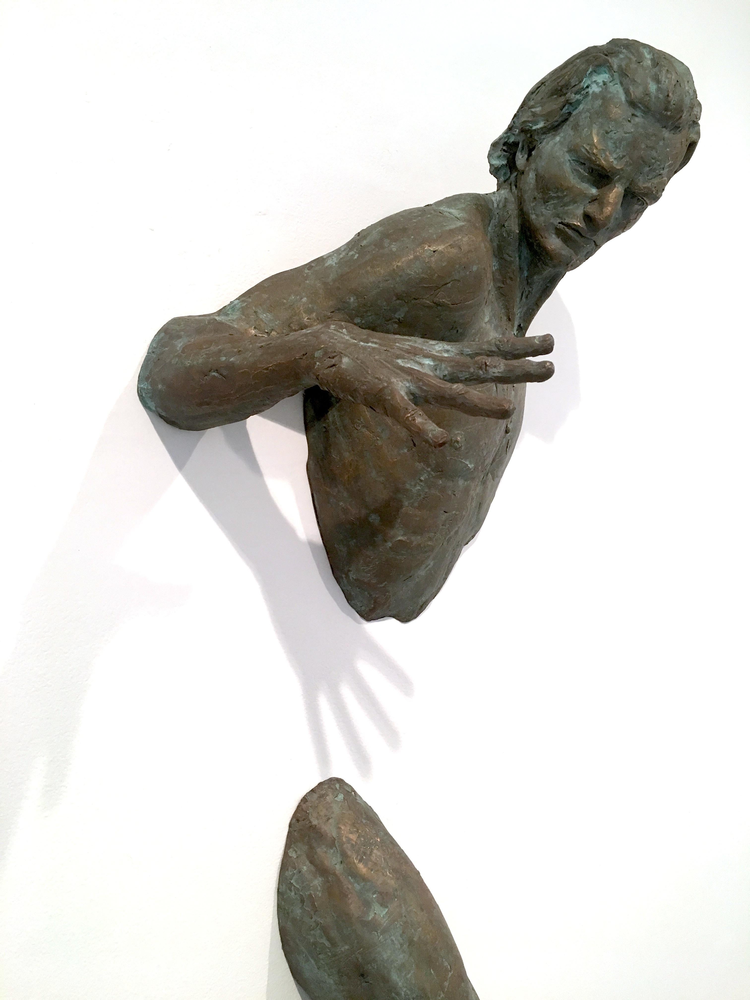 Attraverso​, bronze - Contemporary Sculpture by Matteo Pugliese