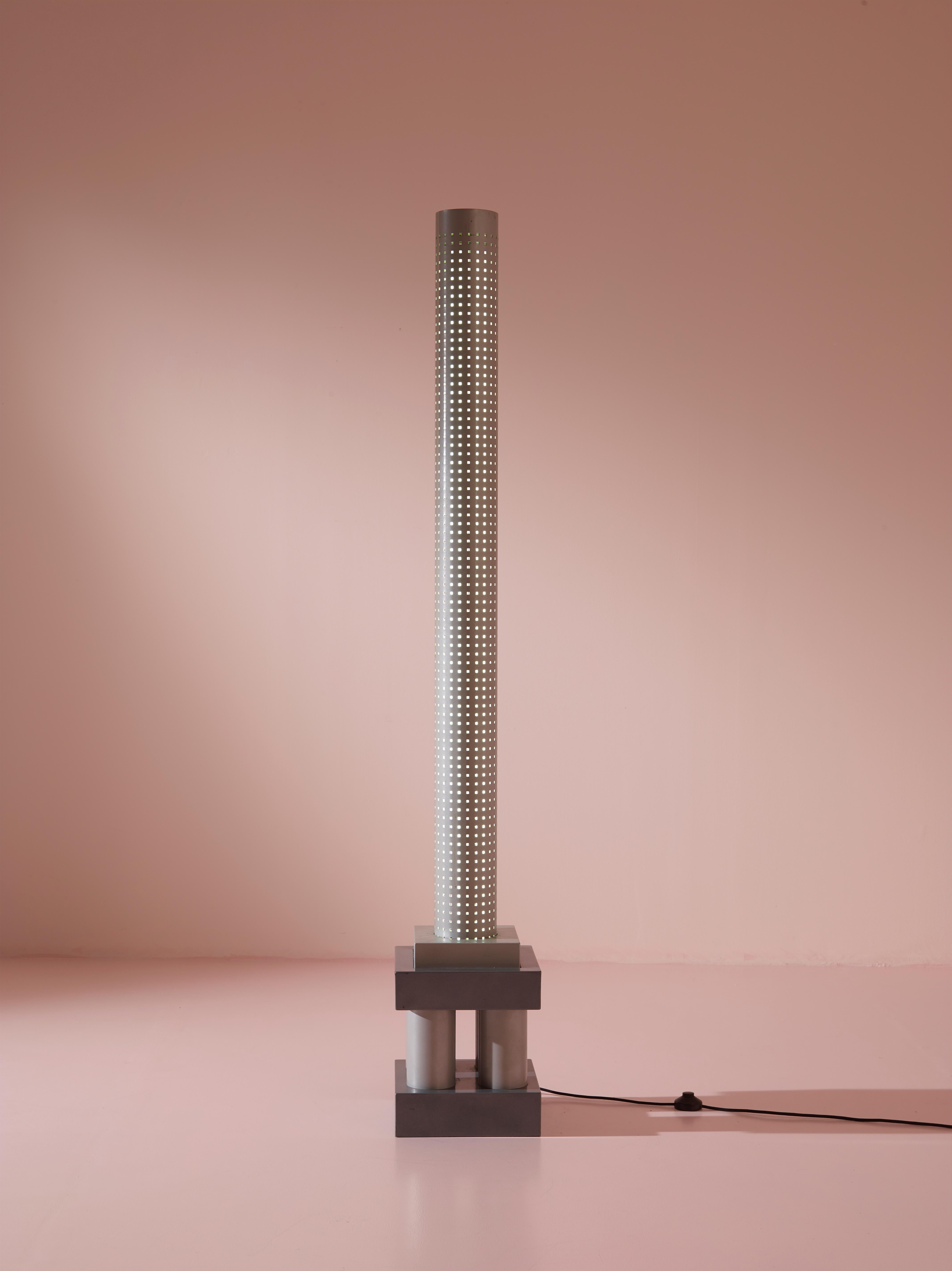 Late 20th Century Matteo Thun & Andrea Lera Chicago Tribune Floor Lamp by Bieffeplast, Italy, 1984 For Sale
