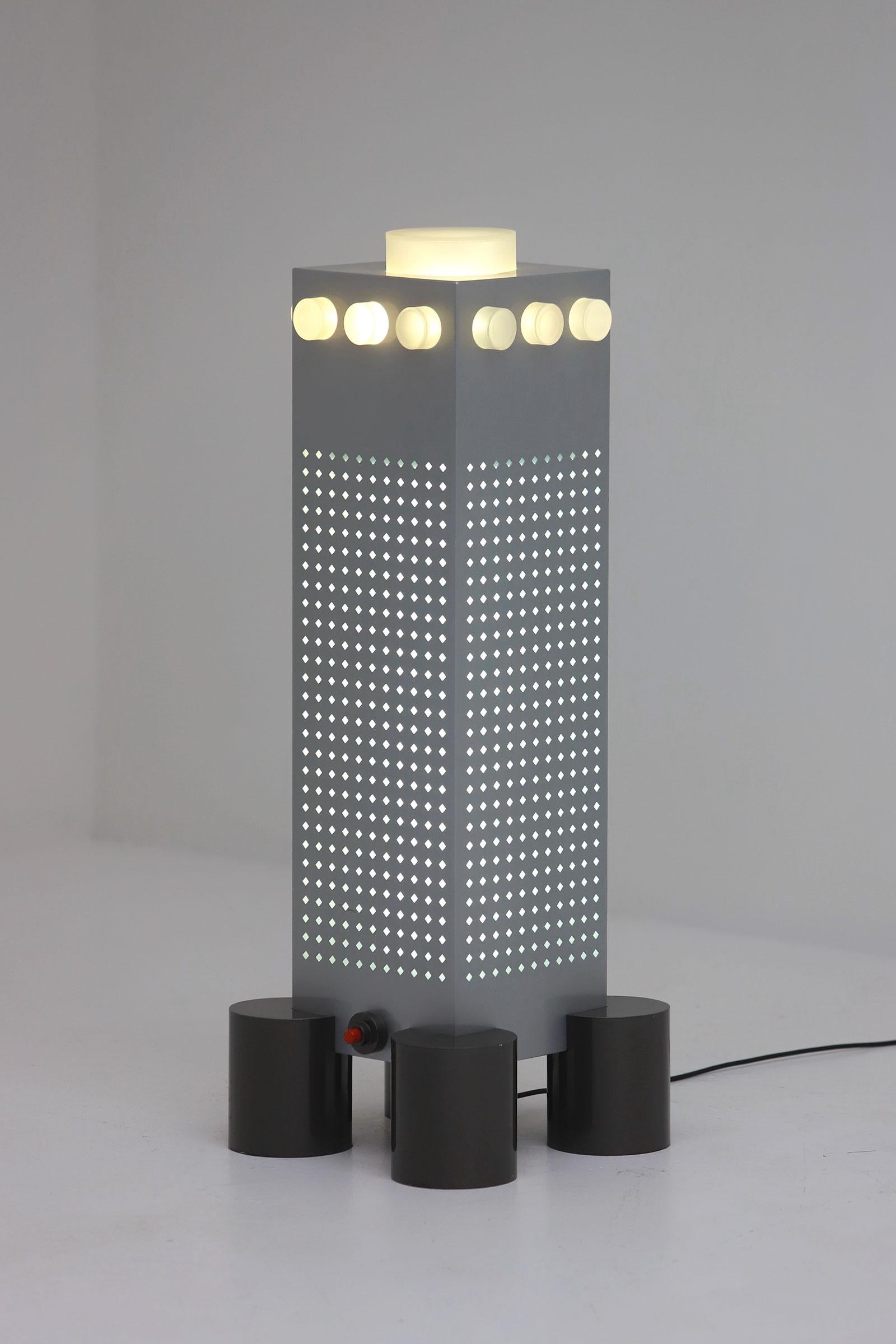 italien Matteo Thun & Andrea Lera Wwf Tower Bieffeplast, lampe de bureau / lampadaire en vente