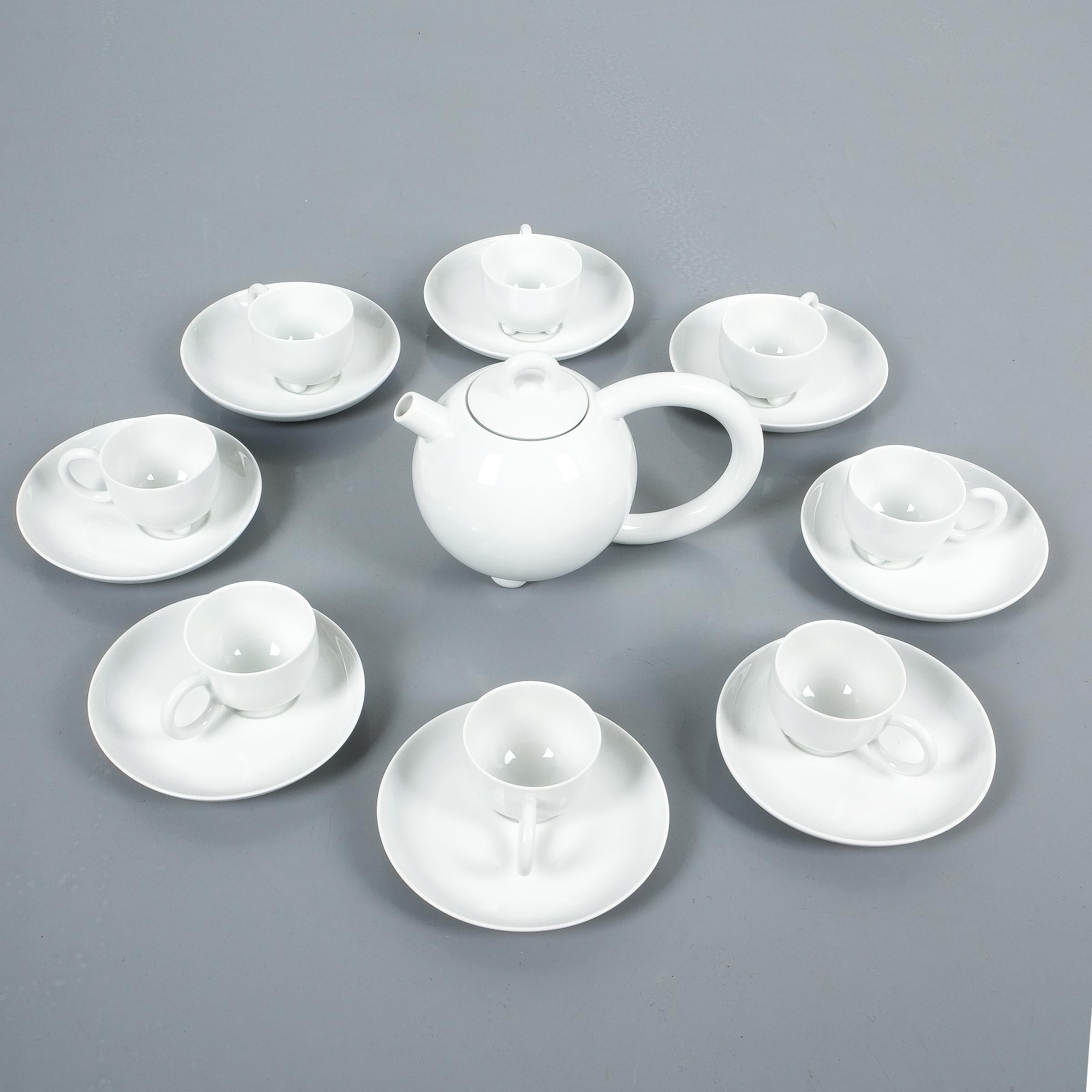 Matteo Thun Fantasia Mocca or tea set porcelain for Arzberg, 1980s. Immaculate set containing one tea pot with lid, eight cups with saucers, a milk vessel and a sugar container with lid, marked. We do have an identical set available without the milk