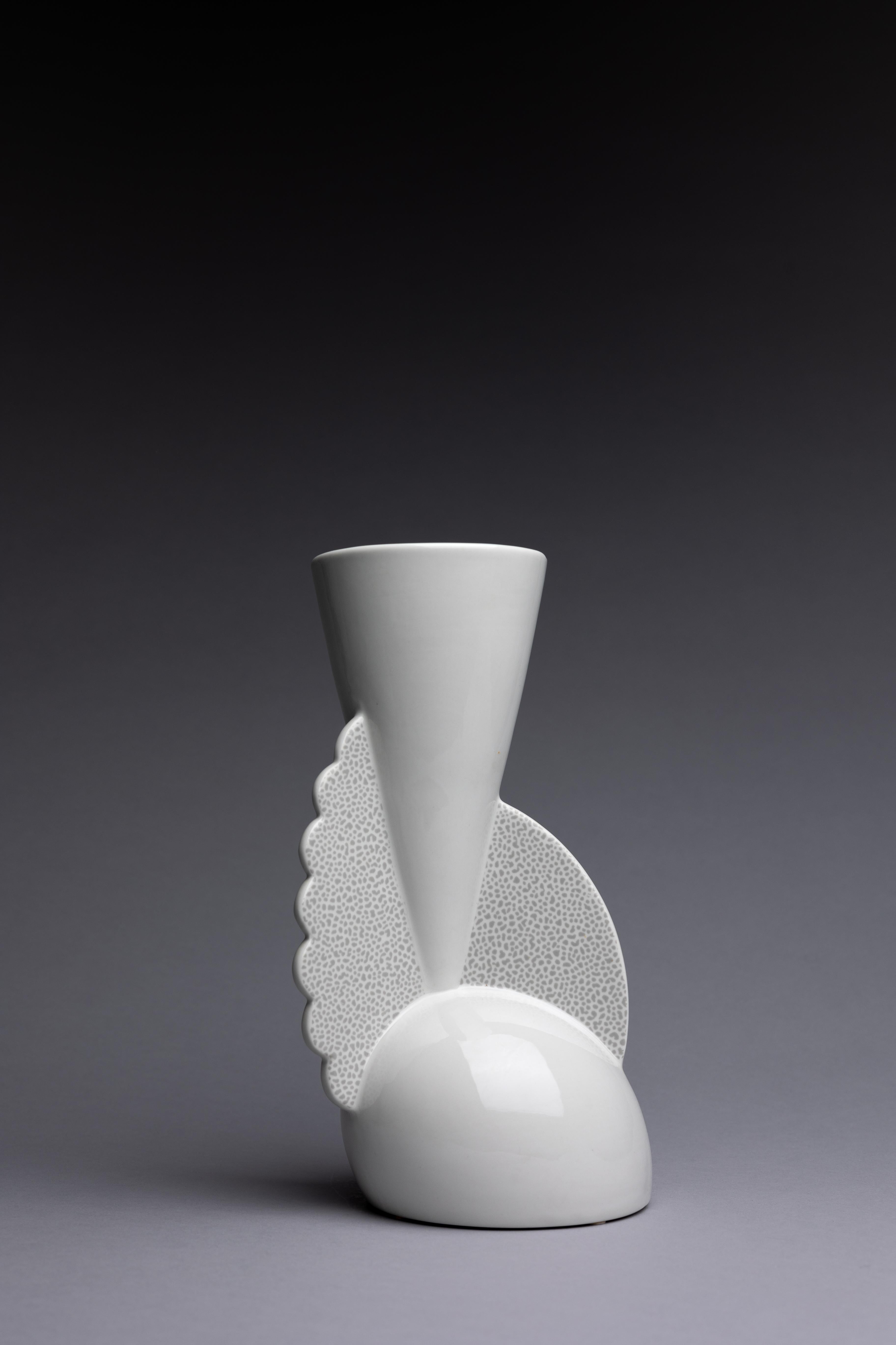 memphis style vase