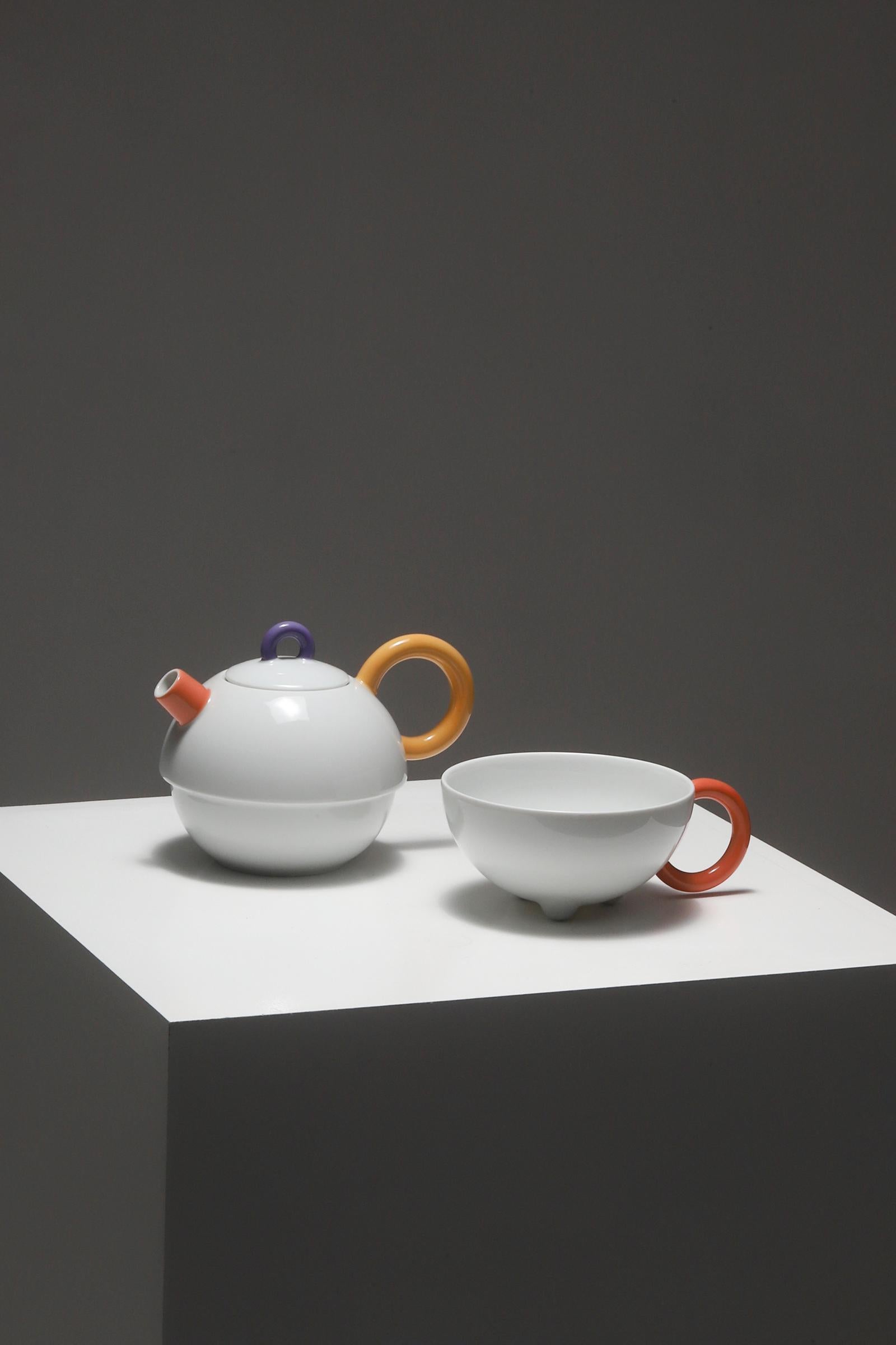 Modern Matteo Thun modern teapot for one, Memphis style 1980s