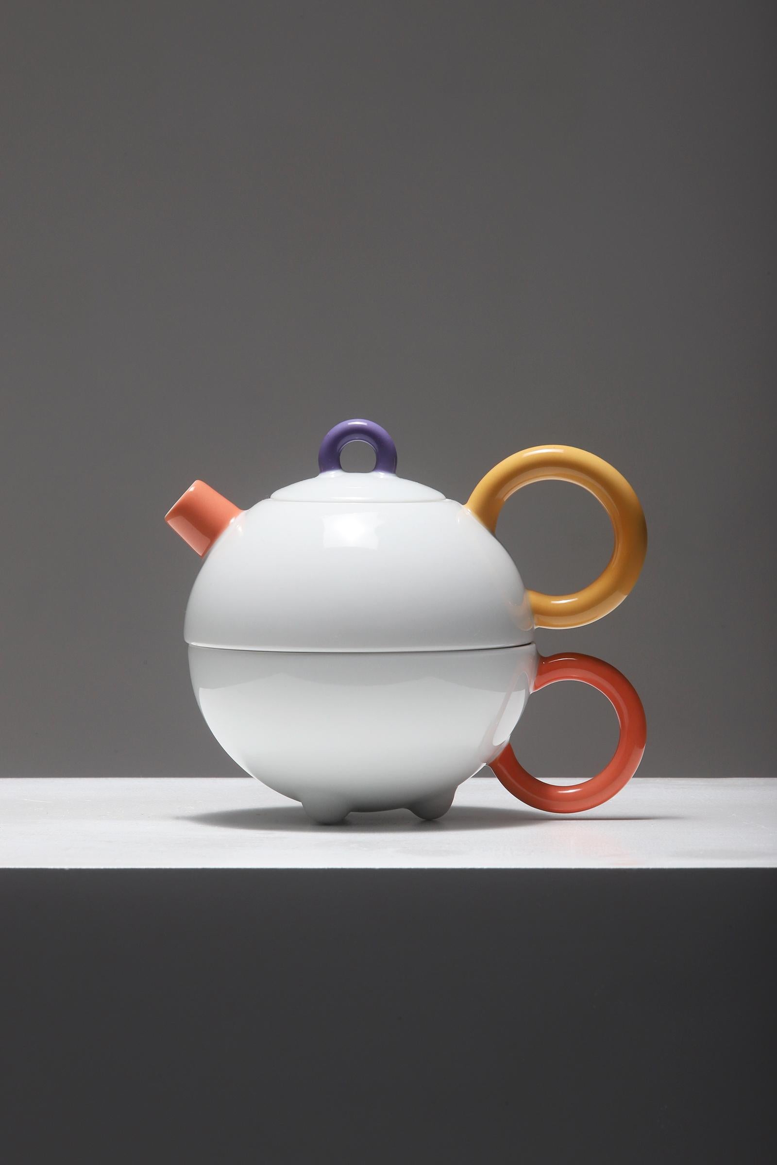 Matteo Thun modern teapot for one, Memphis style 1980s In Good Condition In Antwerpen, Antwerp