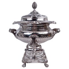 Matthew Boulton, piatto di Sheffield di epoca georgiana e reggenza, per l'acqua calda. Matthew Boulton, piatto di Sheffield di epoca georgiana e reggenza, per l'acqua calda.