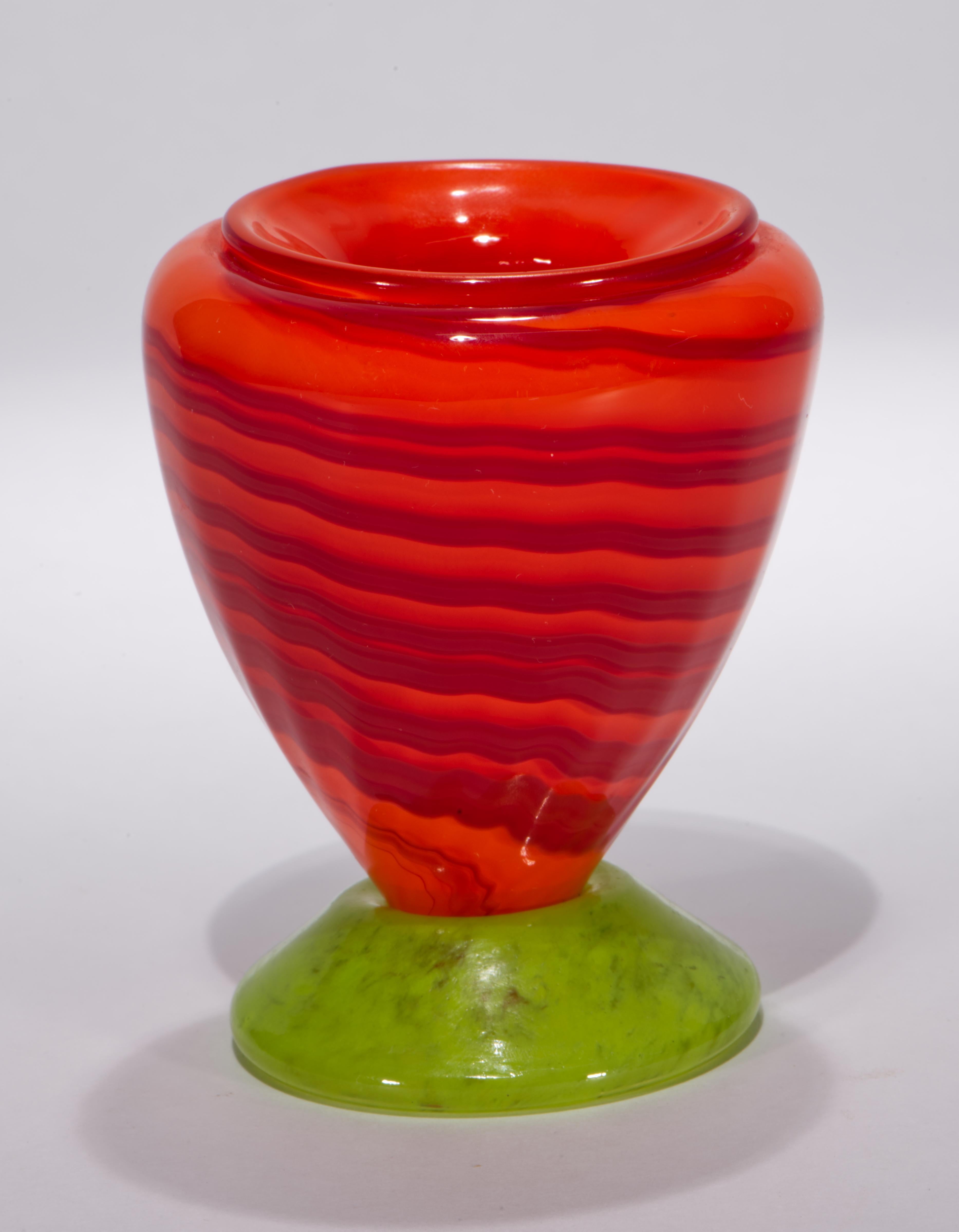 Matthew Buechner for Thames Glass Urn Bud Vase, American Studio Glass in vendita 1