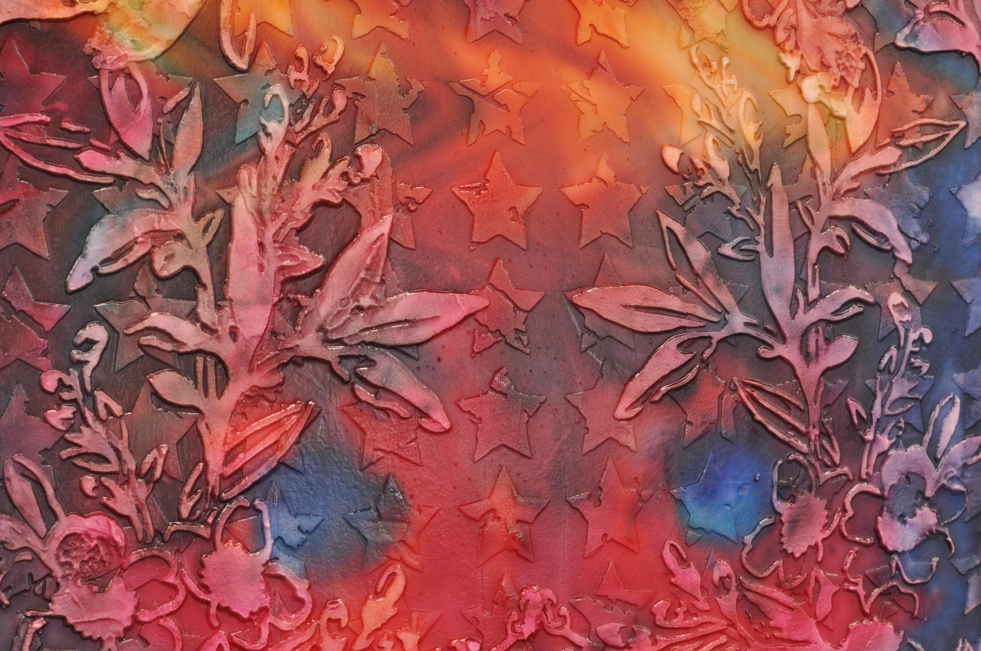 CAUL BEARER - Mixed Media-Porträt mit. Texturierter geblümter Überzug – Schwarz gerahmt – Painting von Matthew Dutton