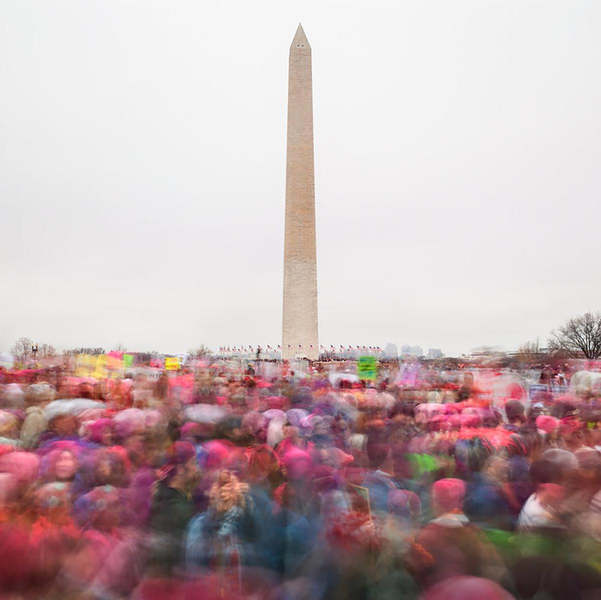 The Women's March on Washington, photographie de paysage contemporaine - Photograph de Matthew Pillsbury