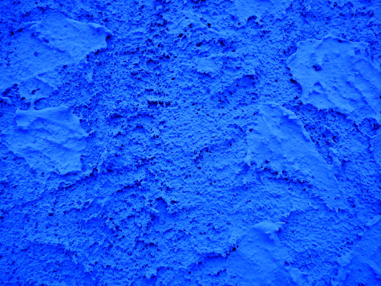 Peinture sculpturale monumentale contemporaine riche en bleu texturé « Île pélican » 4