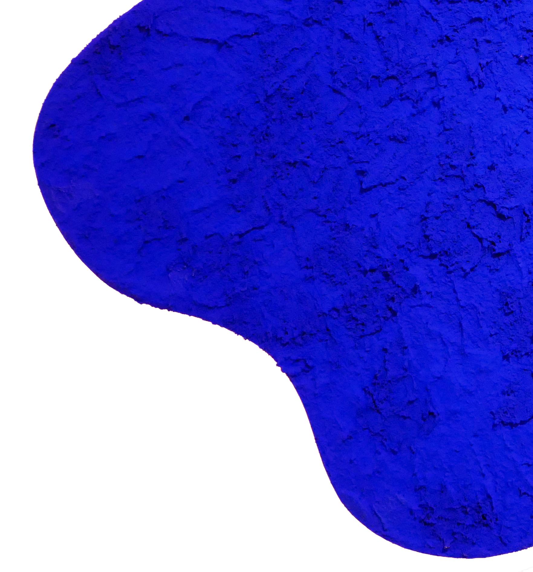 “Settled” Bright Blue Biomorphic Sawdust Shape with Pink Back Painting - Contemporary Mixed Media Art by Matthew Reeves