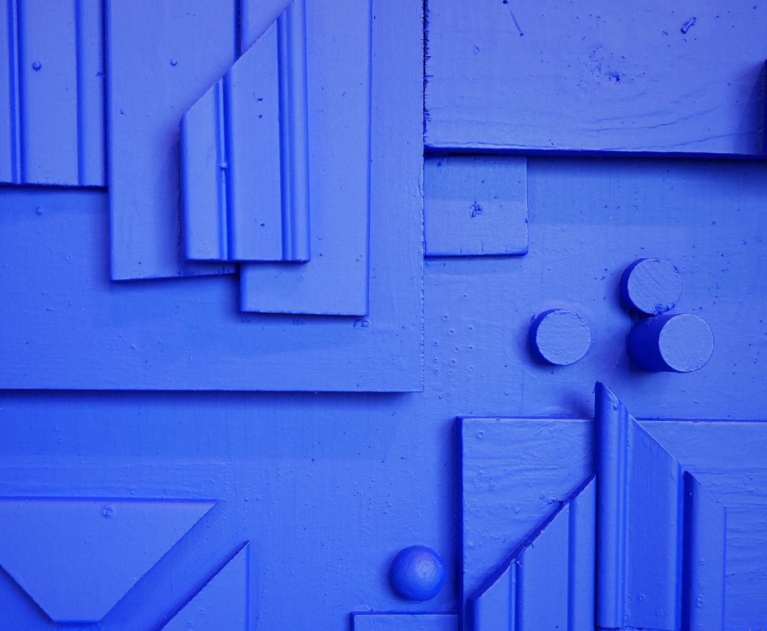 Sculpture murale géométrique contemporaine abstraite tridimensionnelle bleu vif  en vente 3