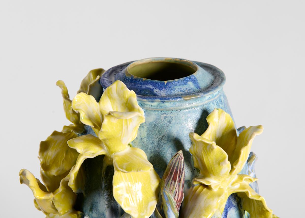 Matthew Solomon, blau-gelb glasierte Keramikurne, Vereinigte Staaten (amerikanisch) im Angebot