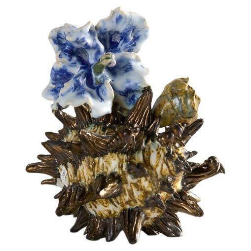 Matthew Solomon, White and Blue Tulips with Bees on Seashell, US, Circa 2018 in vendita