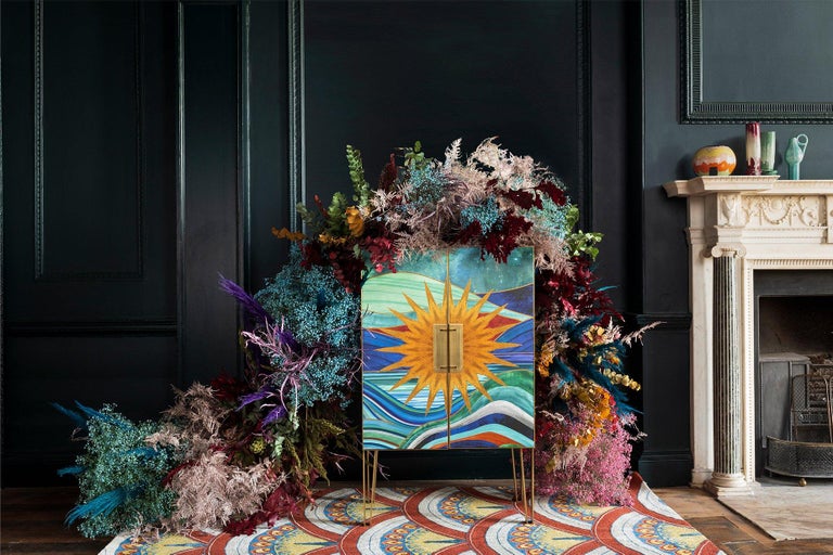 This piece has been designed exclusively for Matthew Williamson and it launches showcasing his stunningly decorative sunburst print. 

Fine upholstered in Matthew Williamson’s decorative sunburst print which has been designed exclusively for this