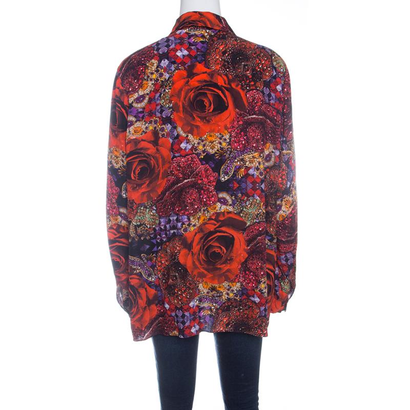 Defined by a colourful psychedelic print that makes sure you are always the centre of attention, this blouse from the house of Matthew Williamson is a great way to be a stylish trendsetter. Masterfully crafted from a chic blend of silk and lycra,
