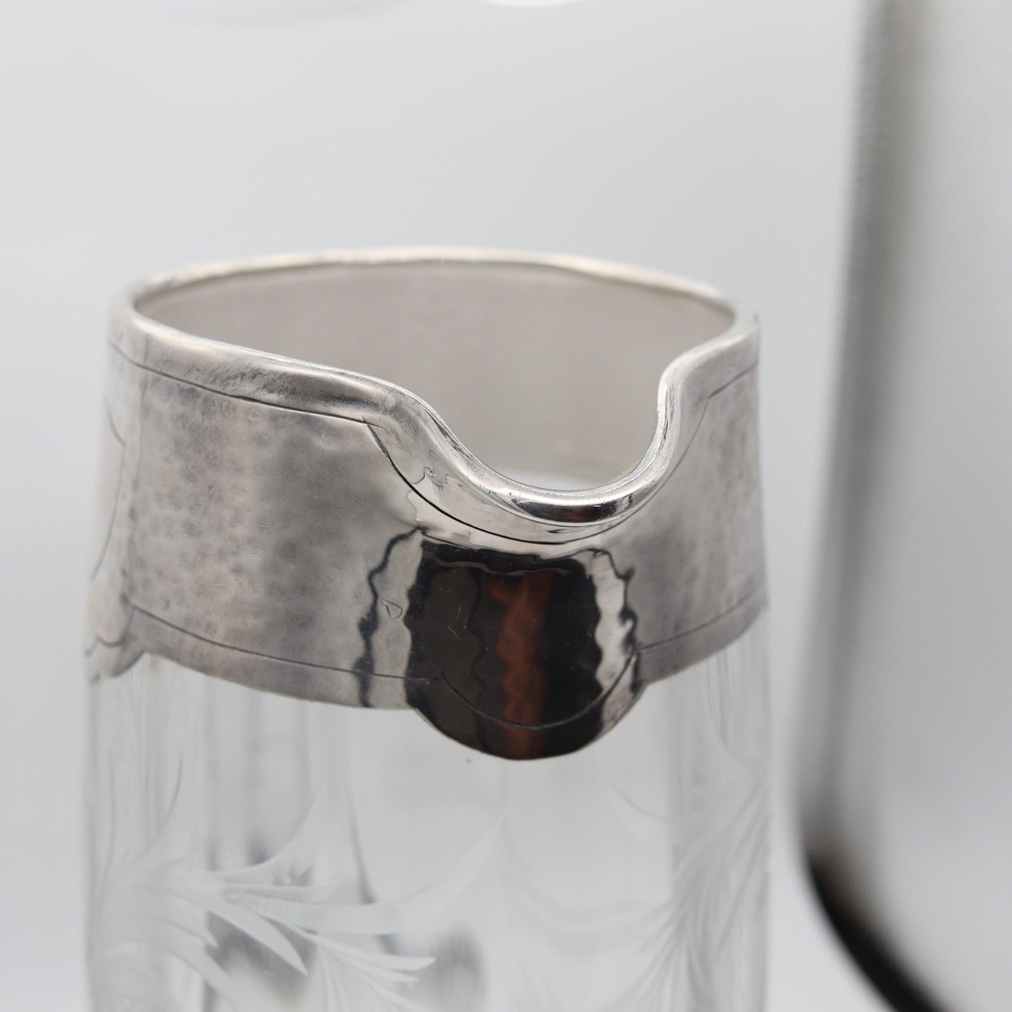 MATTHEWS & CO. 1910 jarra eduardiana de cristal tallado antiguo con plata .999 por encima en Excelente estado para la venta en Miami, FL