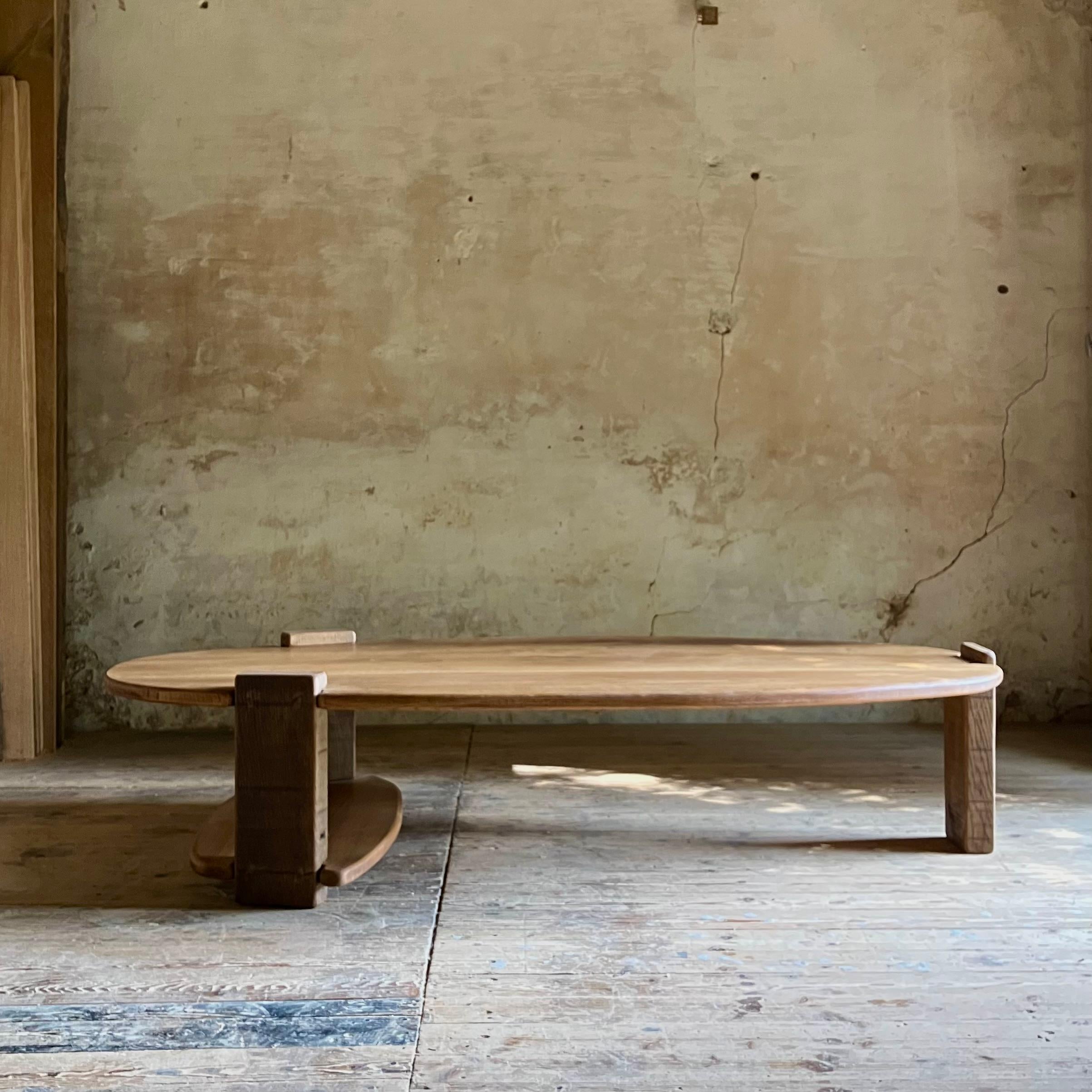 Matthias Biberon (Paris, 1977) lives and works in Perche (Normandy / France).
He began working with wood in 2019, leaving behind photography and ceramics, which he had practiced successfully for many years. In wood, he finds the pleasure of