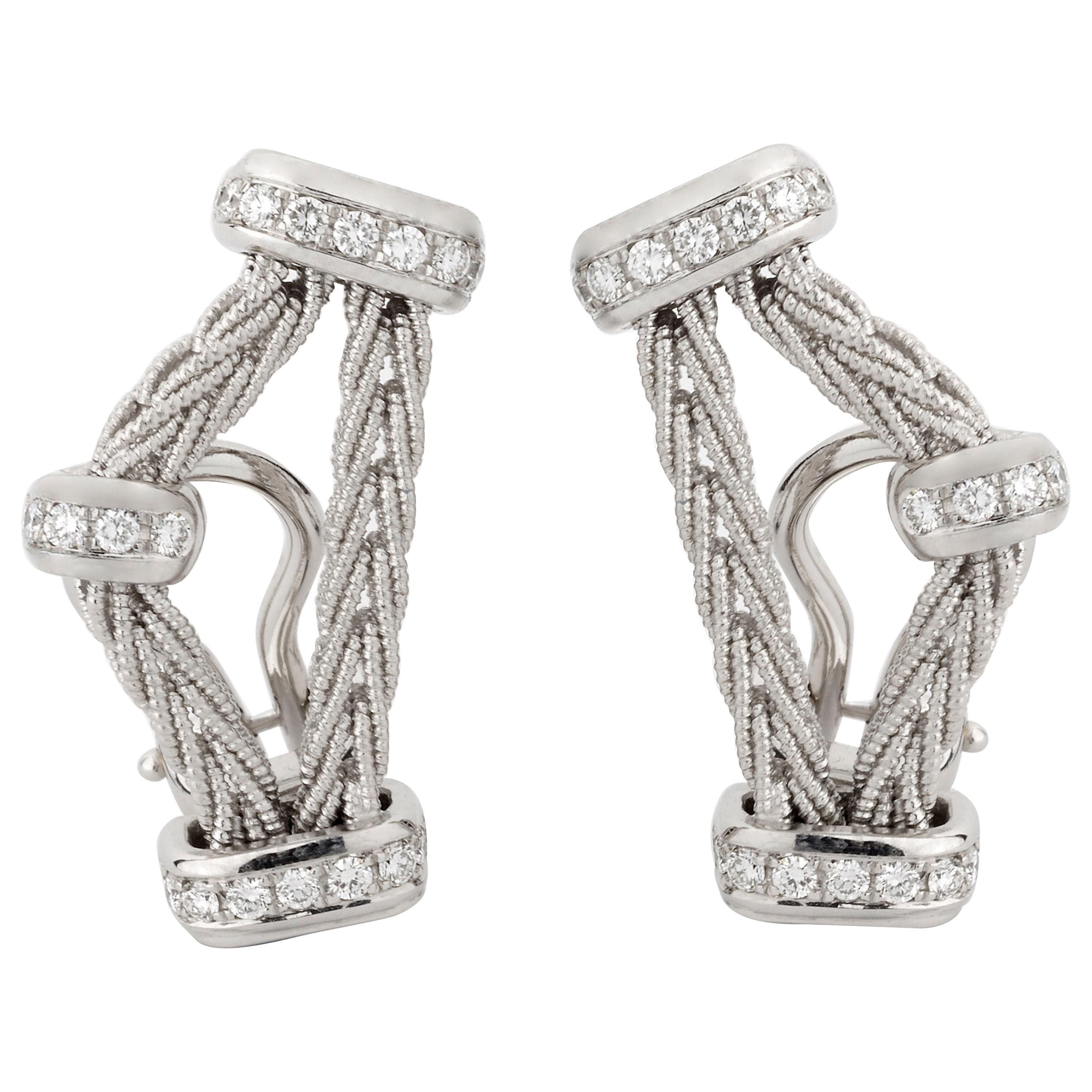 Matthia's & Claire, boucles d'oreilles «trusques » en or blanc 18 carats et diamants tissés tressés