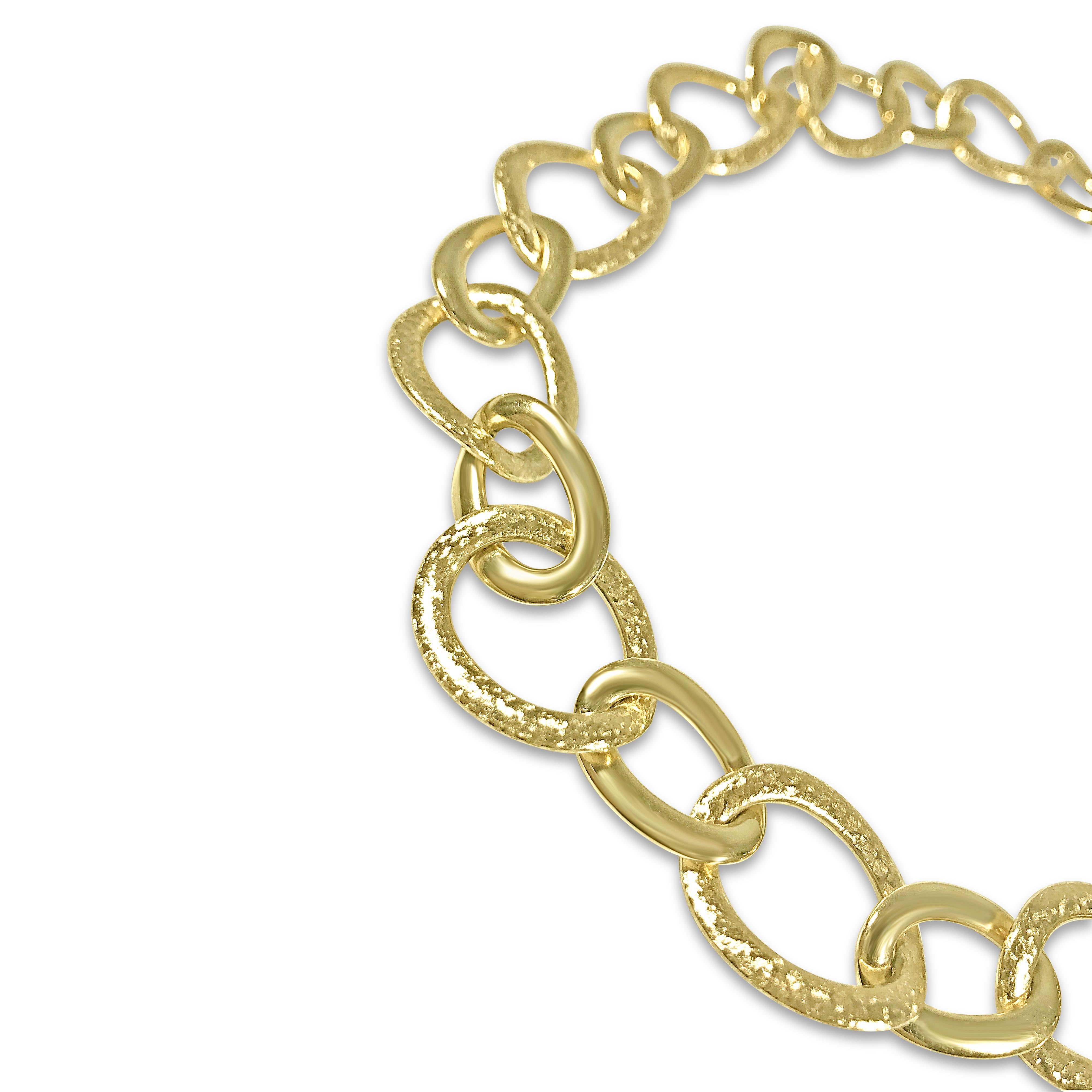 Matthia's & Claire 18k Gelbgold Halskette mit gehämmerten Gliedern (Zeitgenössisch) im Angebot