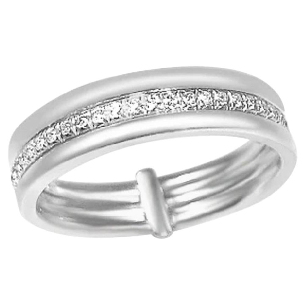Matthia's & Claire Delicate 18 Karat White Gold Trilogy Diamond Ring Set For Sale