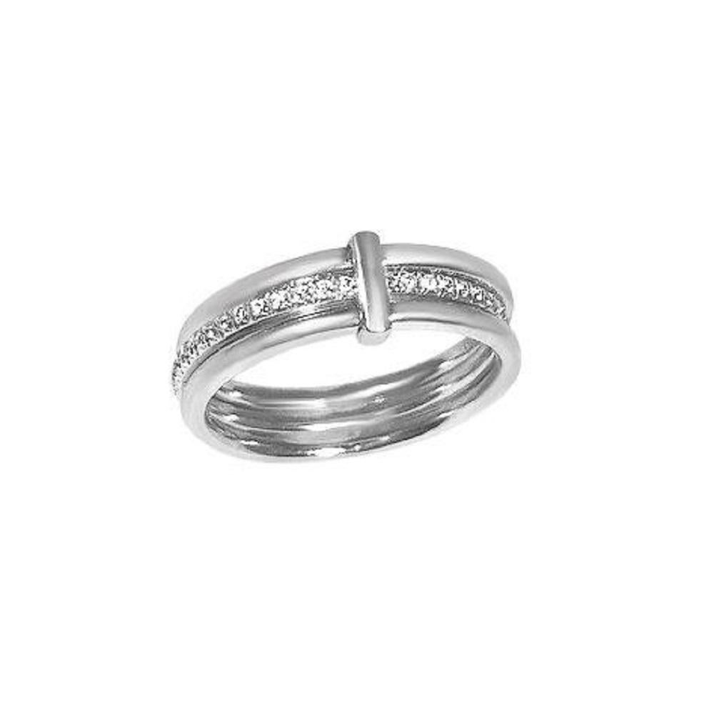 Matthia's & Claire Connected Triple Ring Set in 18K White Gold

Our delicate ring set features three identically sized bands, with a sliding connector that keeps them attached. Our 18k white gold set features two high polished bands with a pave