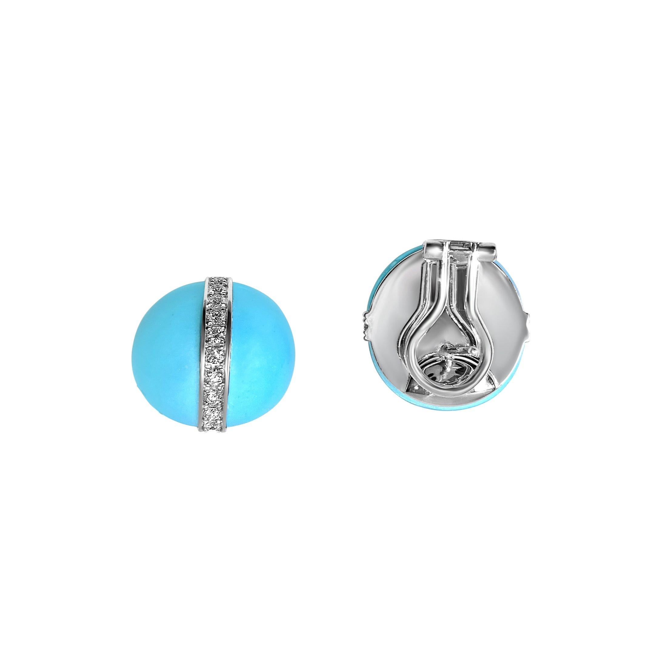 Boucles d'oreilles de la collection Etrusca de Matthias & Claire : Élégantes boucles d'oreilles en turquoise serties en or blanc 18 carats avec un accent en diamant pavé. Dos de levier ultra-sécurisé. Un collier assorti est disponible.
