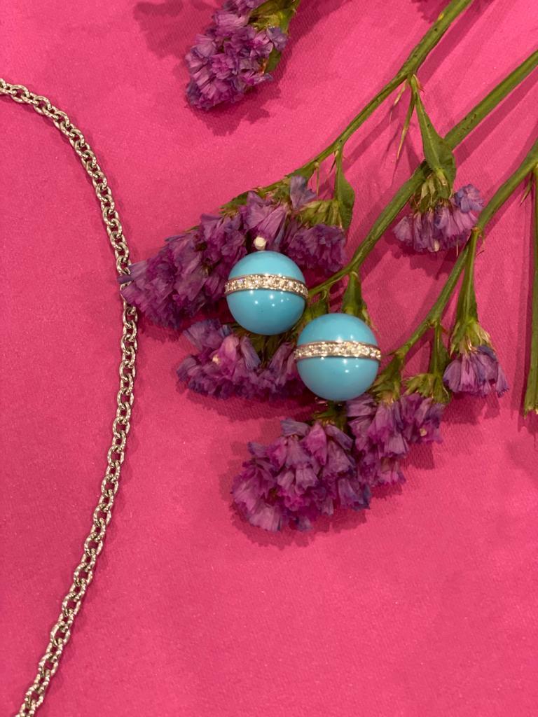 Taille ronde Matthia's & Claire Etrusca Collection Boucles d'oreilles à levier en turquoise et diamants en vente