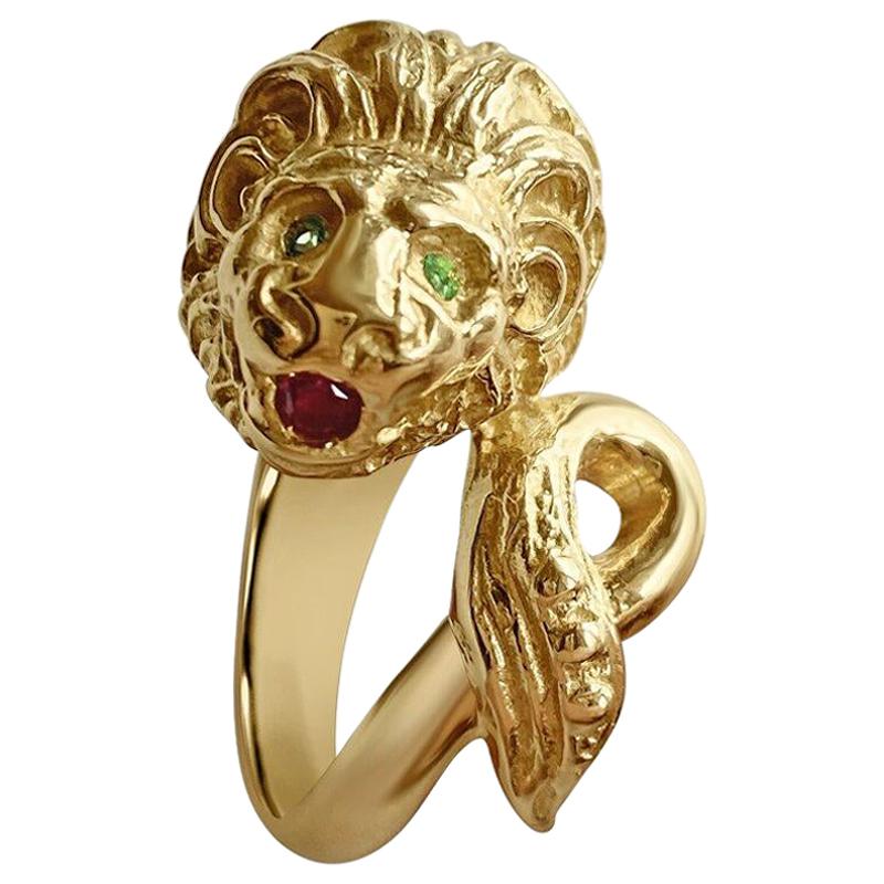 Matthia's & Claire Etrusca Emerald and Ruby Lion 18 Karat Solid Yellow Gold Ring For Sale