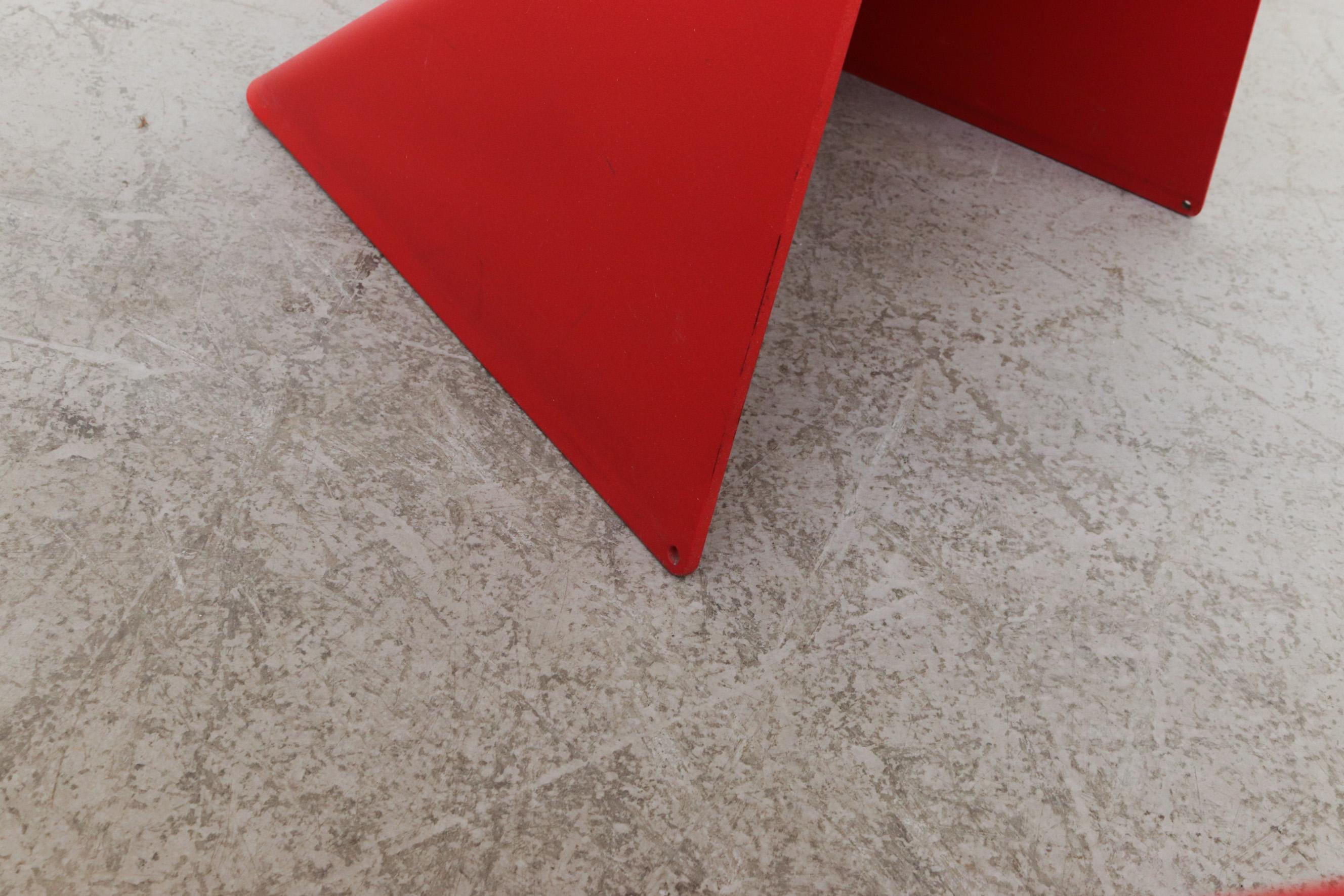 Matthias DeMacker „Icon“ Rote geometrisch emaillierte Barhocker „Icon“ im Angebot 8