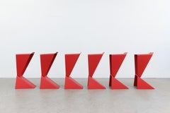 Matthias DeMacker „Icon“ Rote geometrisch emaillierte Barhocker „Icon“