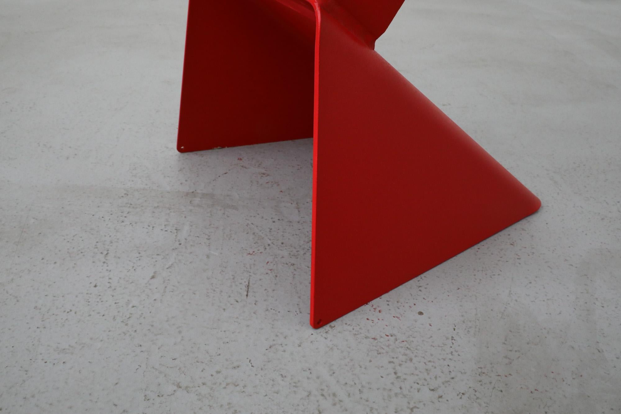 Tabouret de bar « Icon » peint en rouge de Matthias DeMacker pour B-Line 5