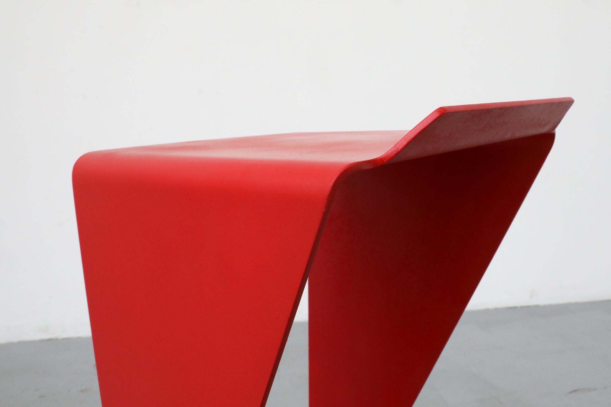Tabouret de bar « Icon » peint en rouge de Matthias DeMacker pour B-Line 6