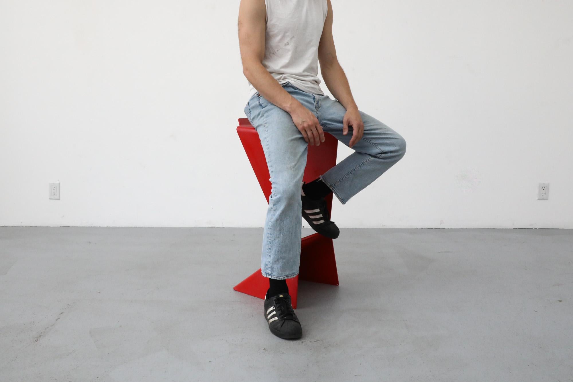 Fin du 20e siècle Tabouret de bar « Icon » peint en rouge de Matthias DeMacker pour B-Line