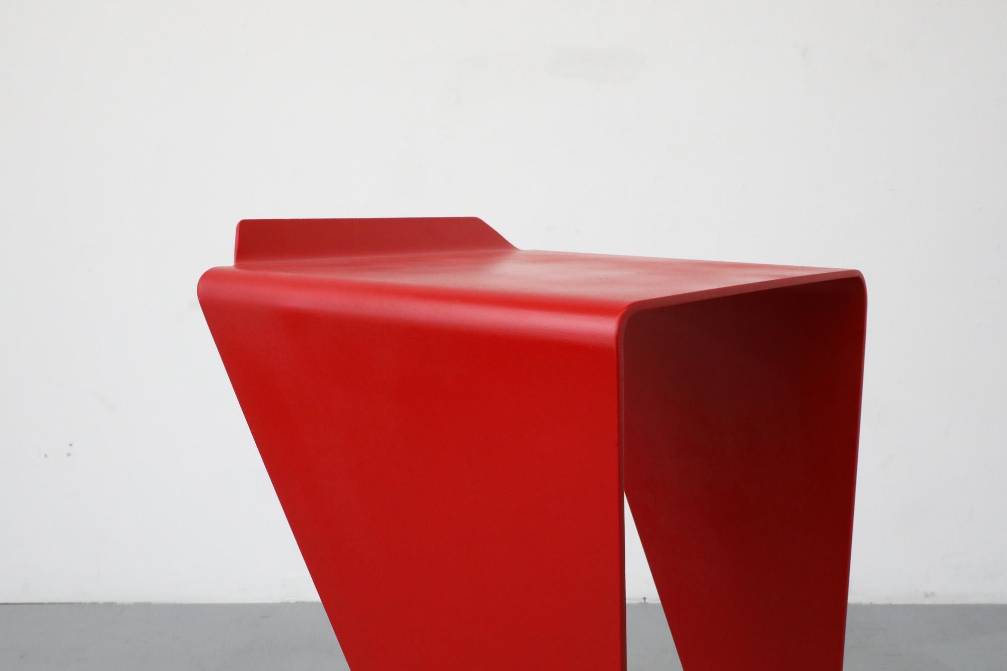 Tabouret de bar « Icon » peint en rouge de Matthias DeMacker pour B-Line 1