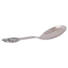 Matthiasen, argentiere danese. Stile classico. Cucchiaio da portata in argento 830.