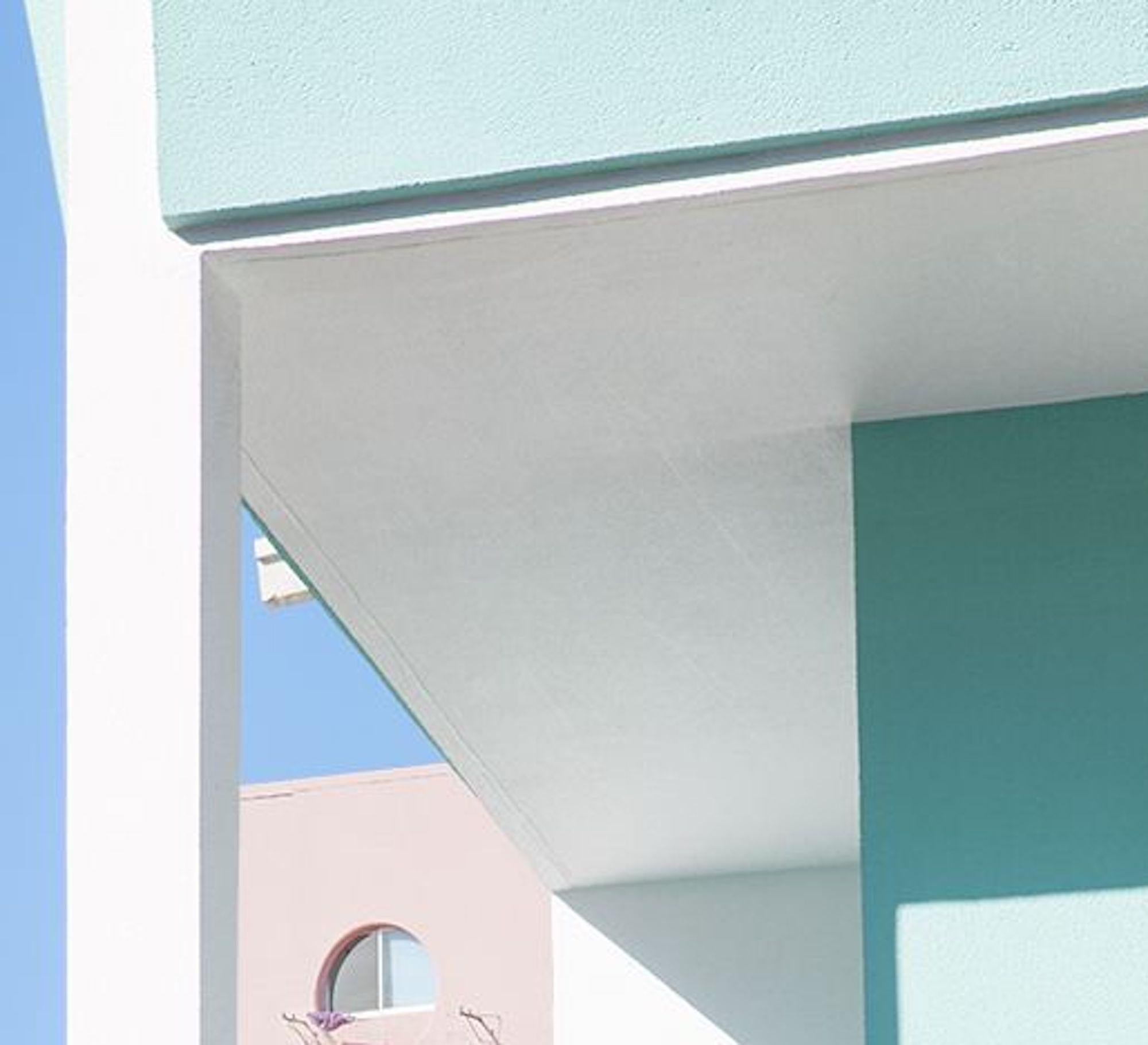 N°14, Serie Ilusiones de Matthieu Venot - Fotografía de arquitectura, enmarcada en venta 3