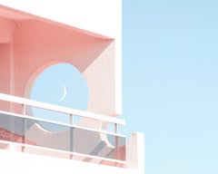 Travel/Happiness III de Matthieu Venot - Photographie, couleurs pastel, rose, lune