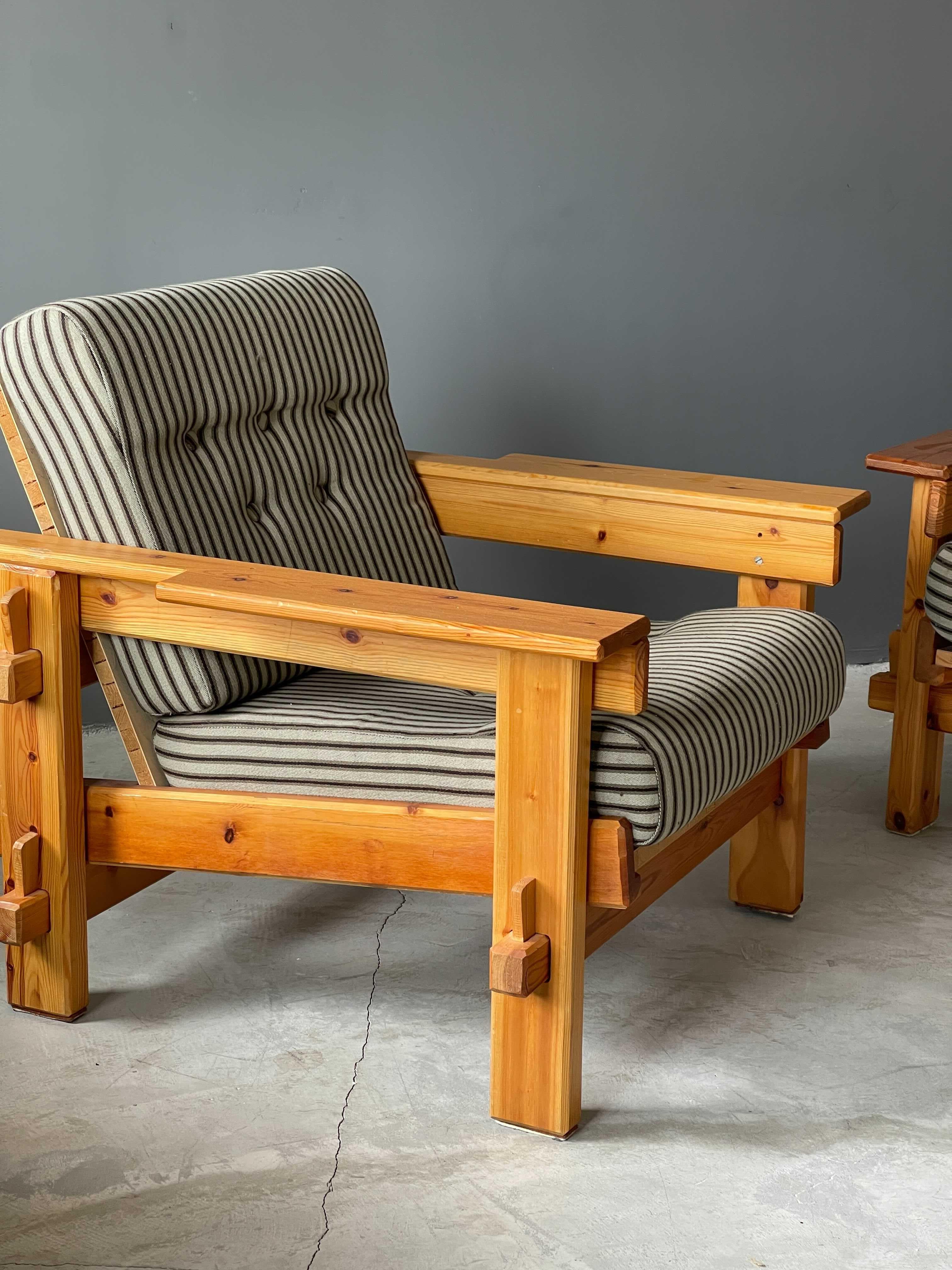 Finnish Matti Suuronen, Lounge Chairs, Solid Pine, Light Grey Fabric, Finland, 1984