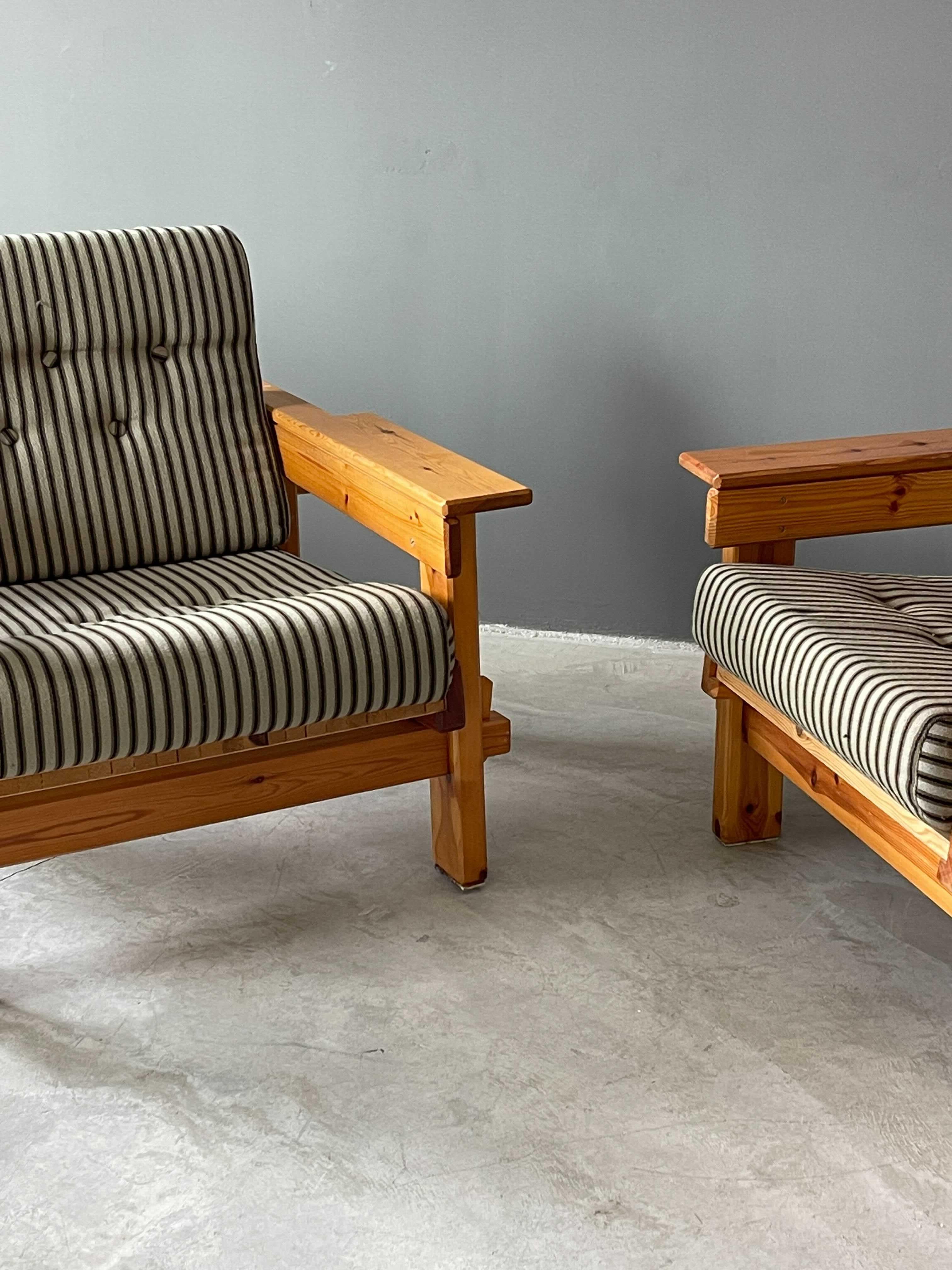 Matti Suuronen, Lounge Chairs, Solid Pine, Light Grey Fabric, Finland, 1984 3